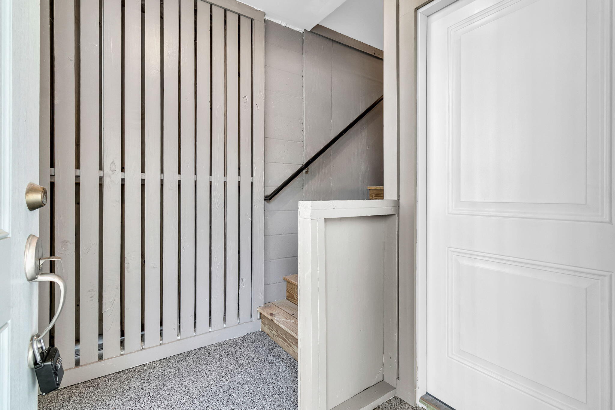 812 Kings Oak Court # 2
