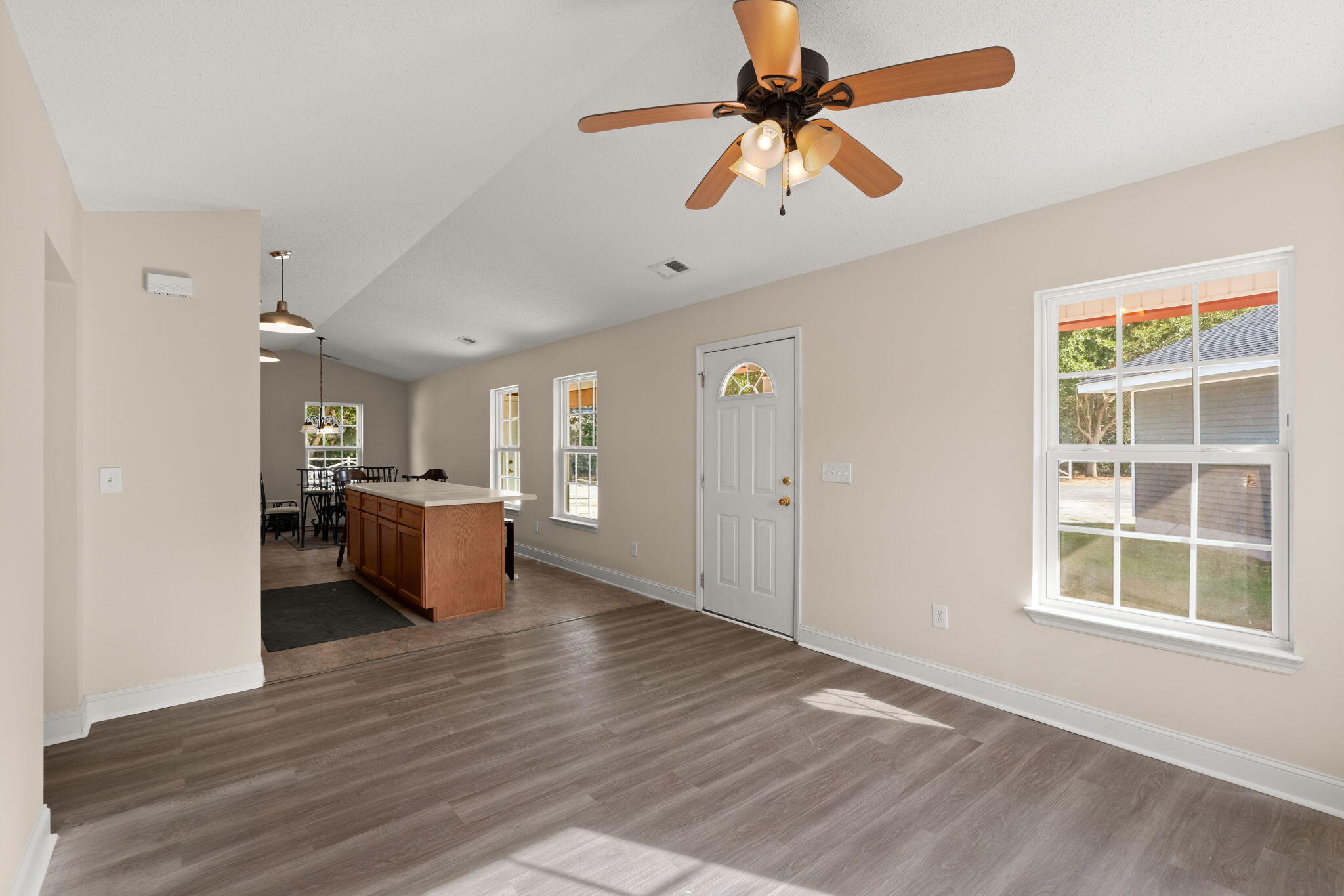 8 Laurel Leaf Lane