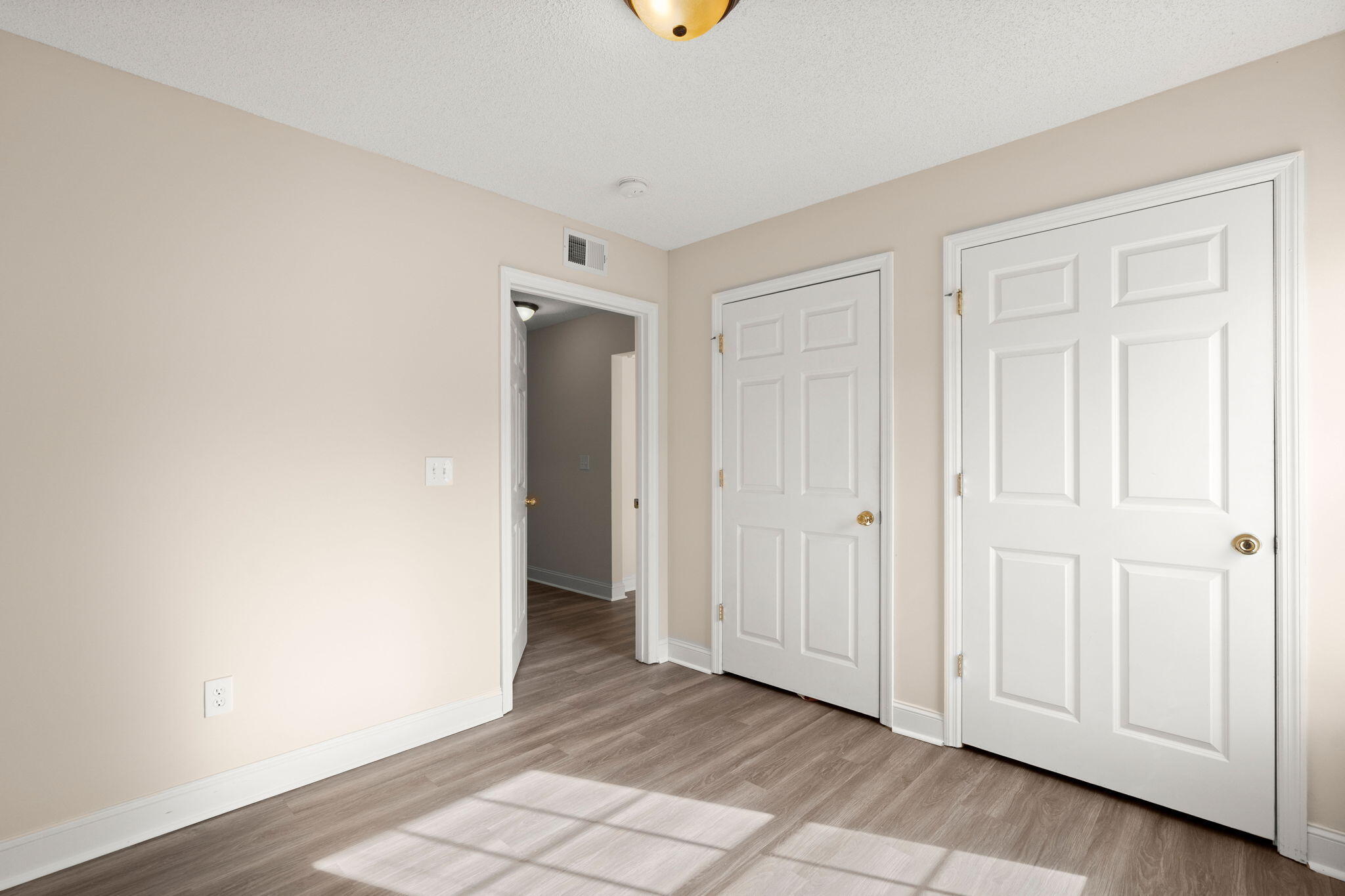 8 Laurel Leaf Lane