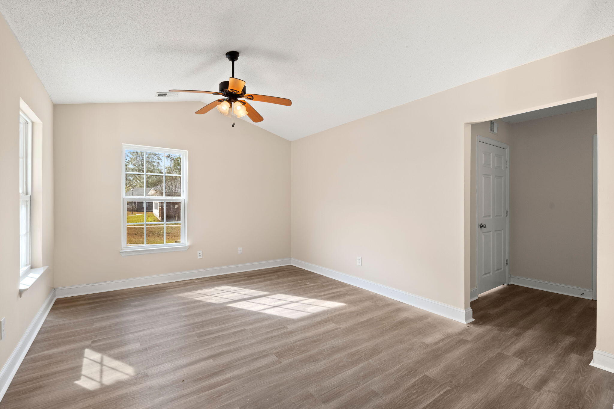 8 Laurel Leaf Lane
