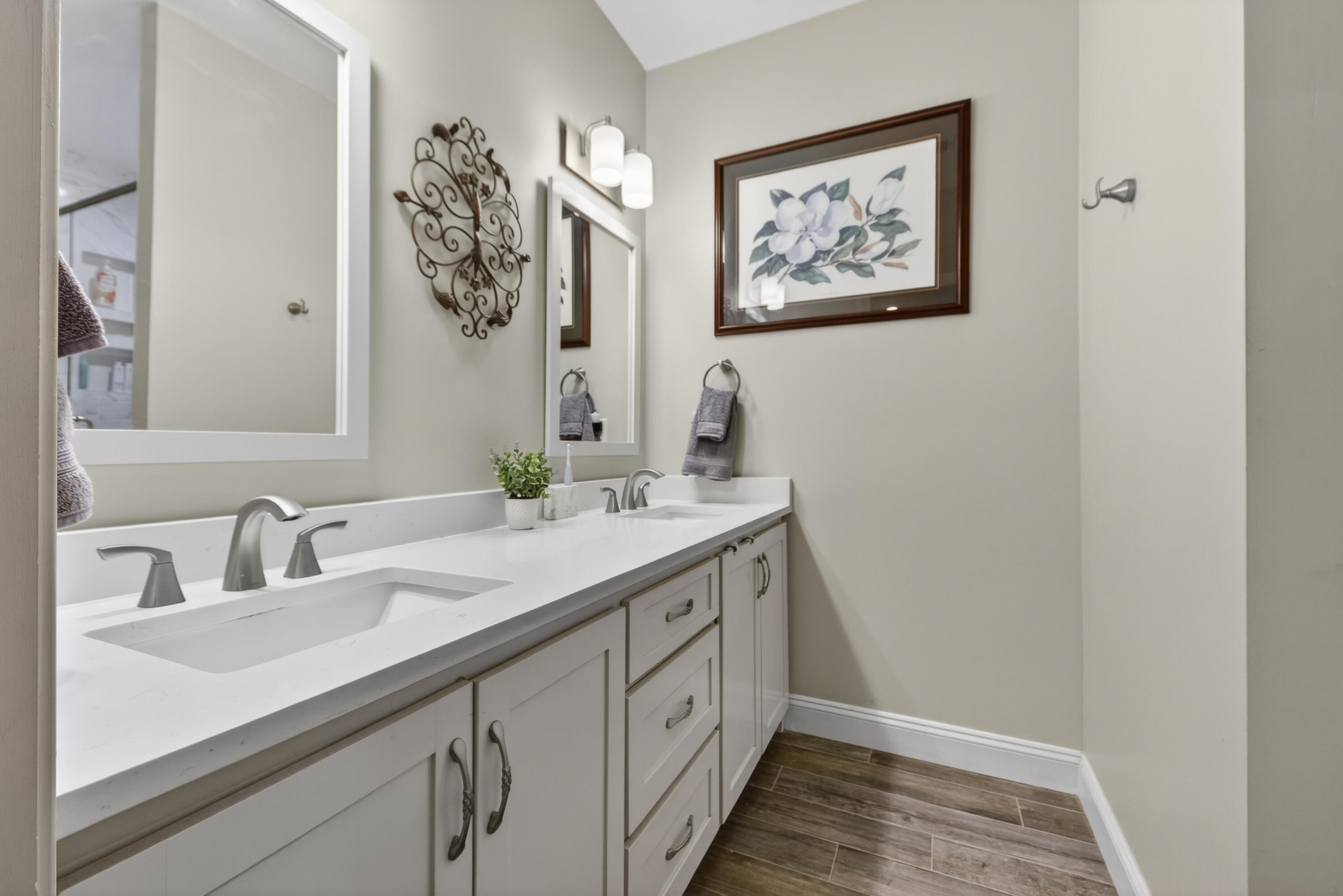 1723 W Avalon Circle