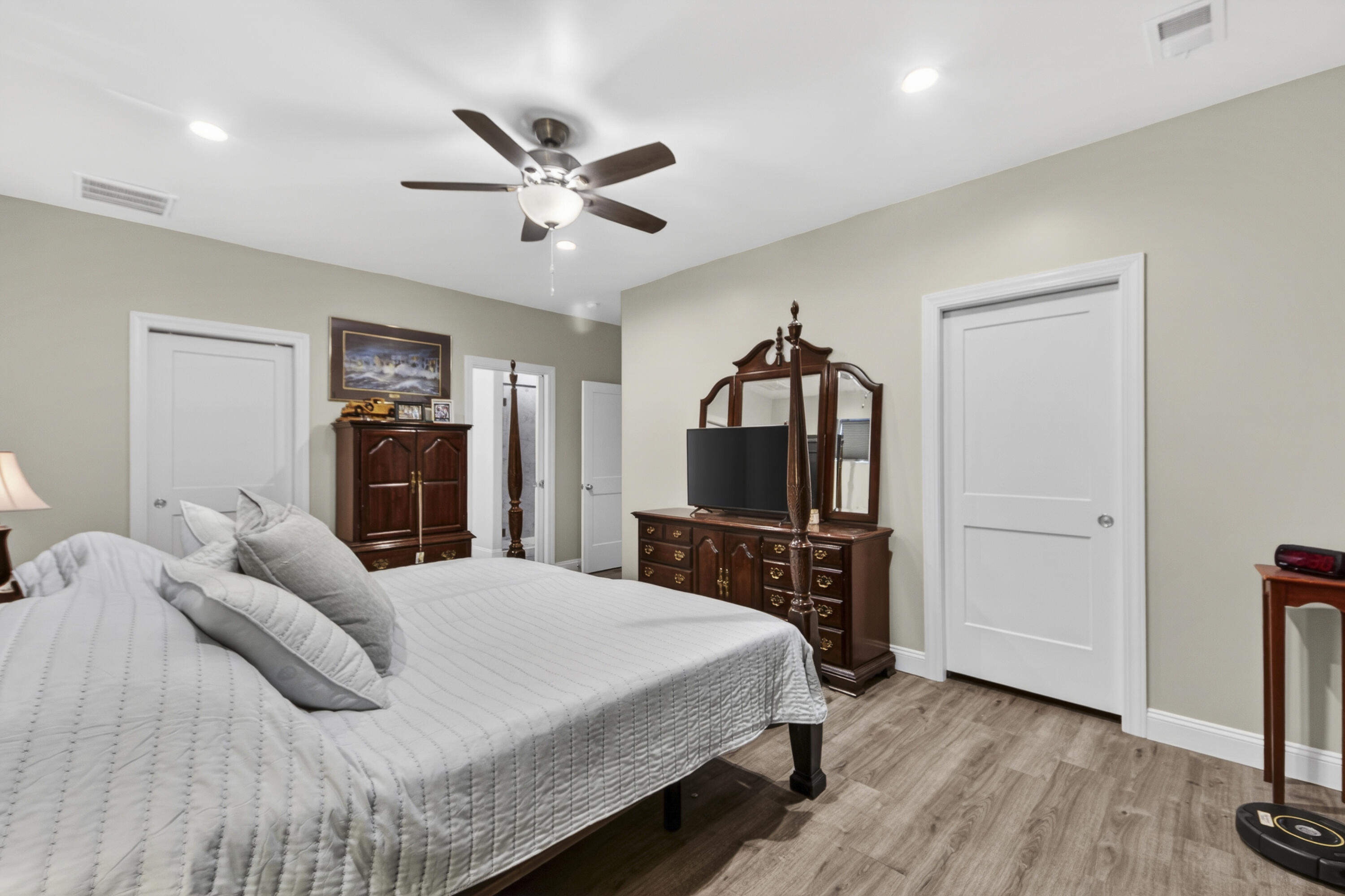 1723 W Avalon Circle