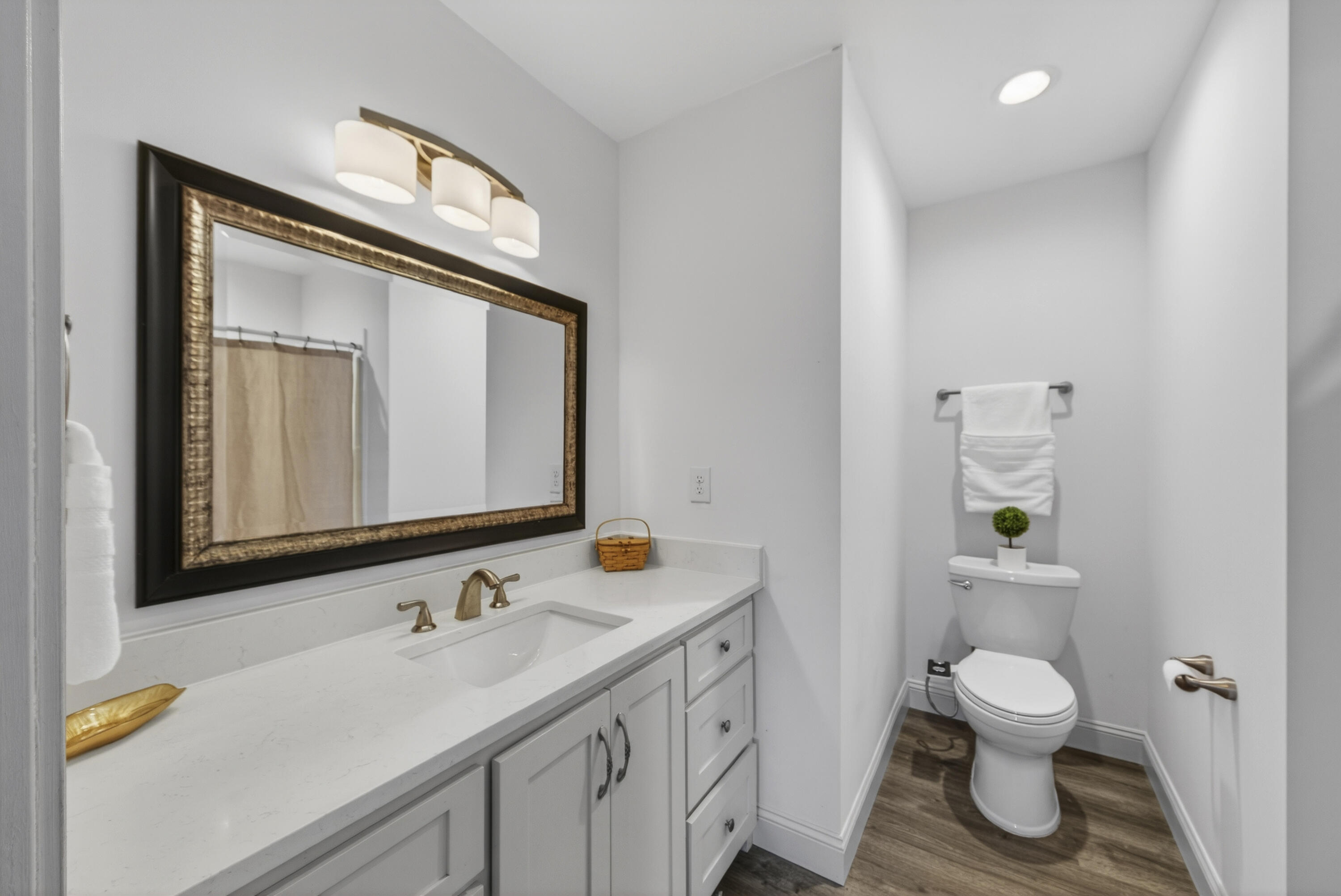 1723 W Avalon Circle