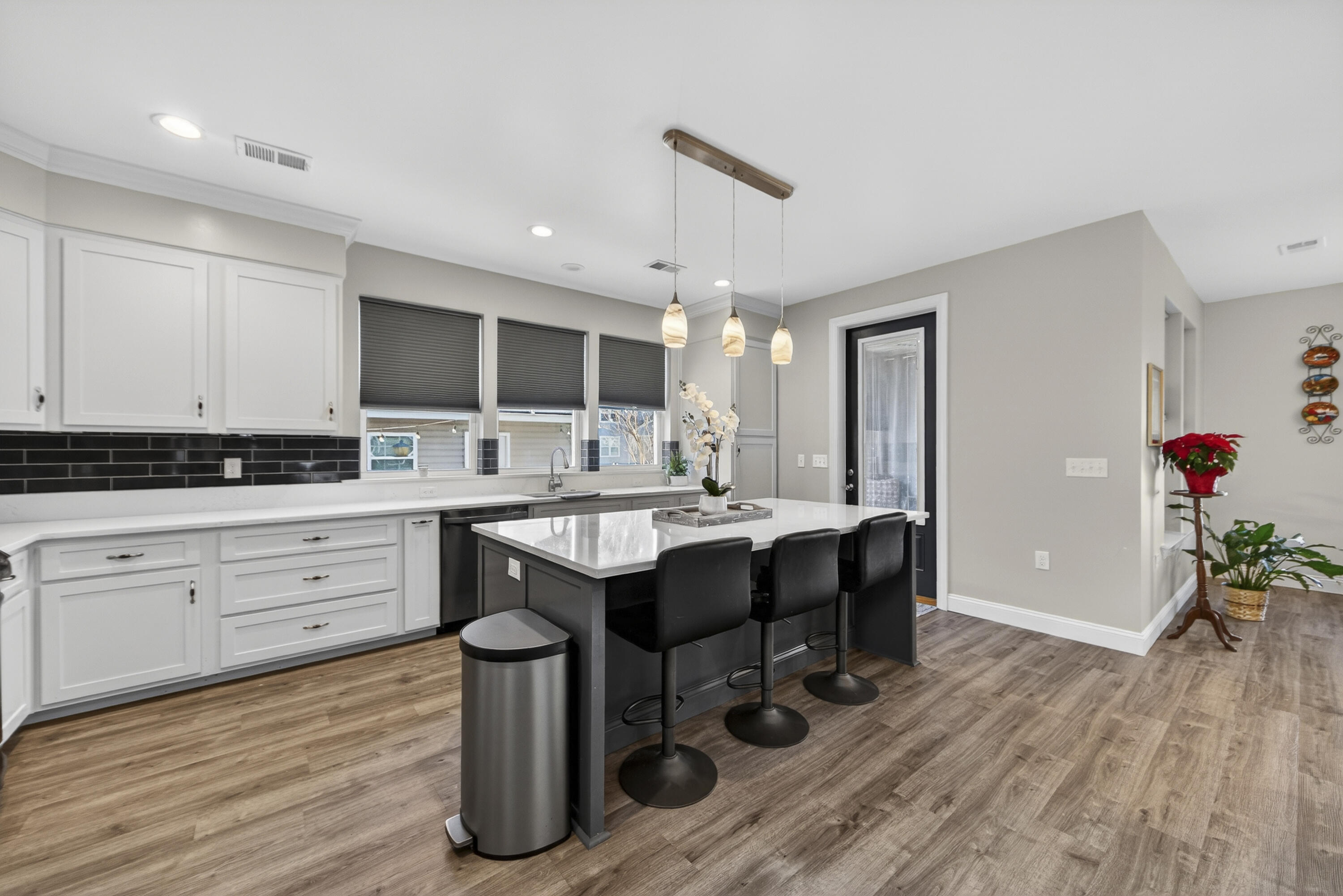 1723 W Avalon Circle