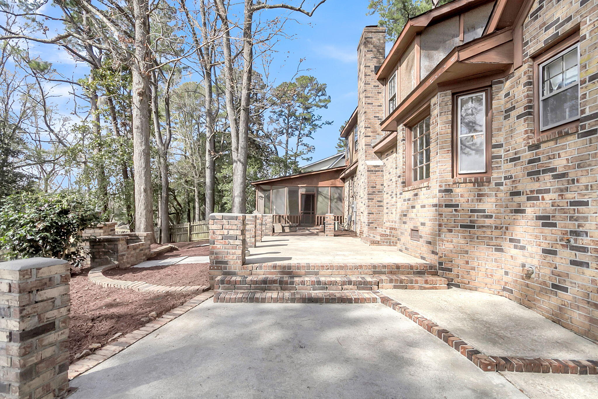 700 Fairington Drive
