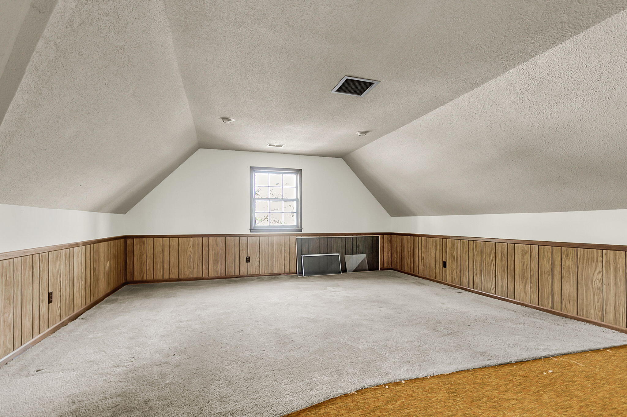 700 Fairington Drive