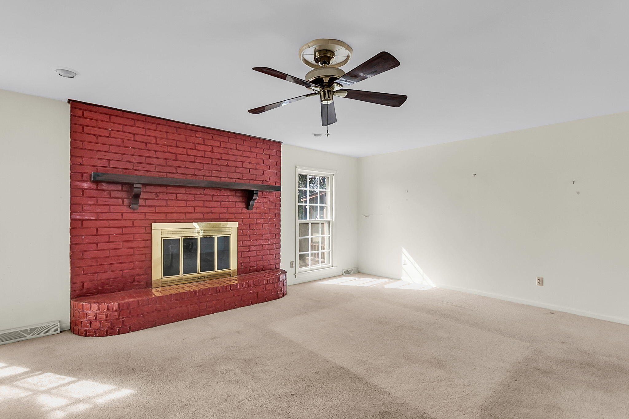 700 Fairington Drive
