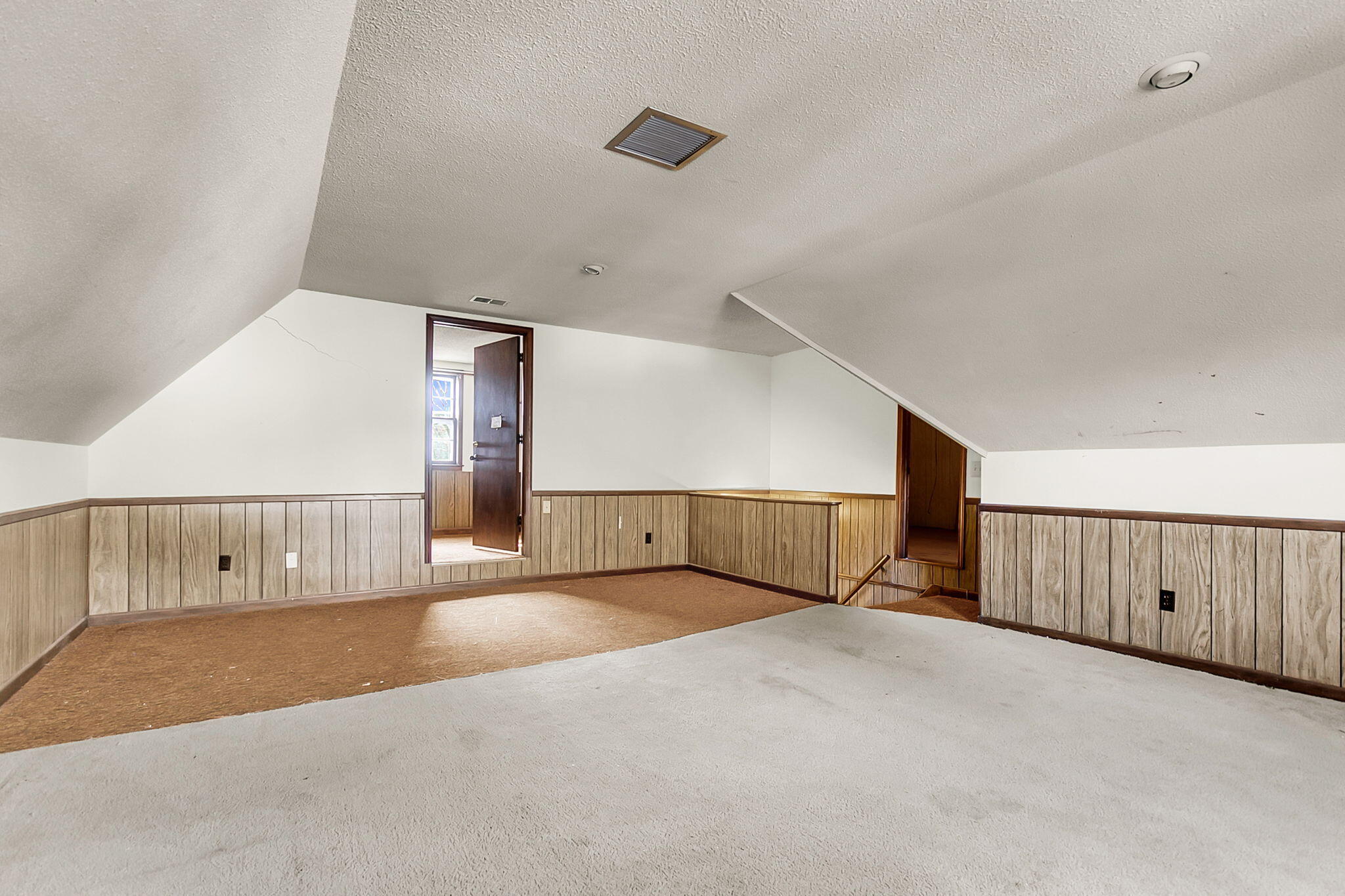 700 Fairington Drive