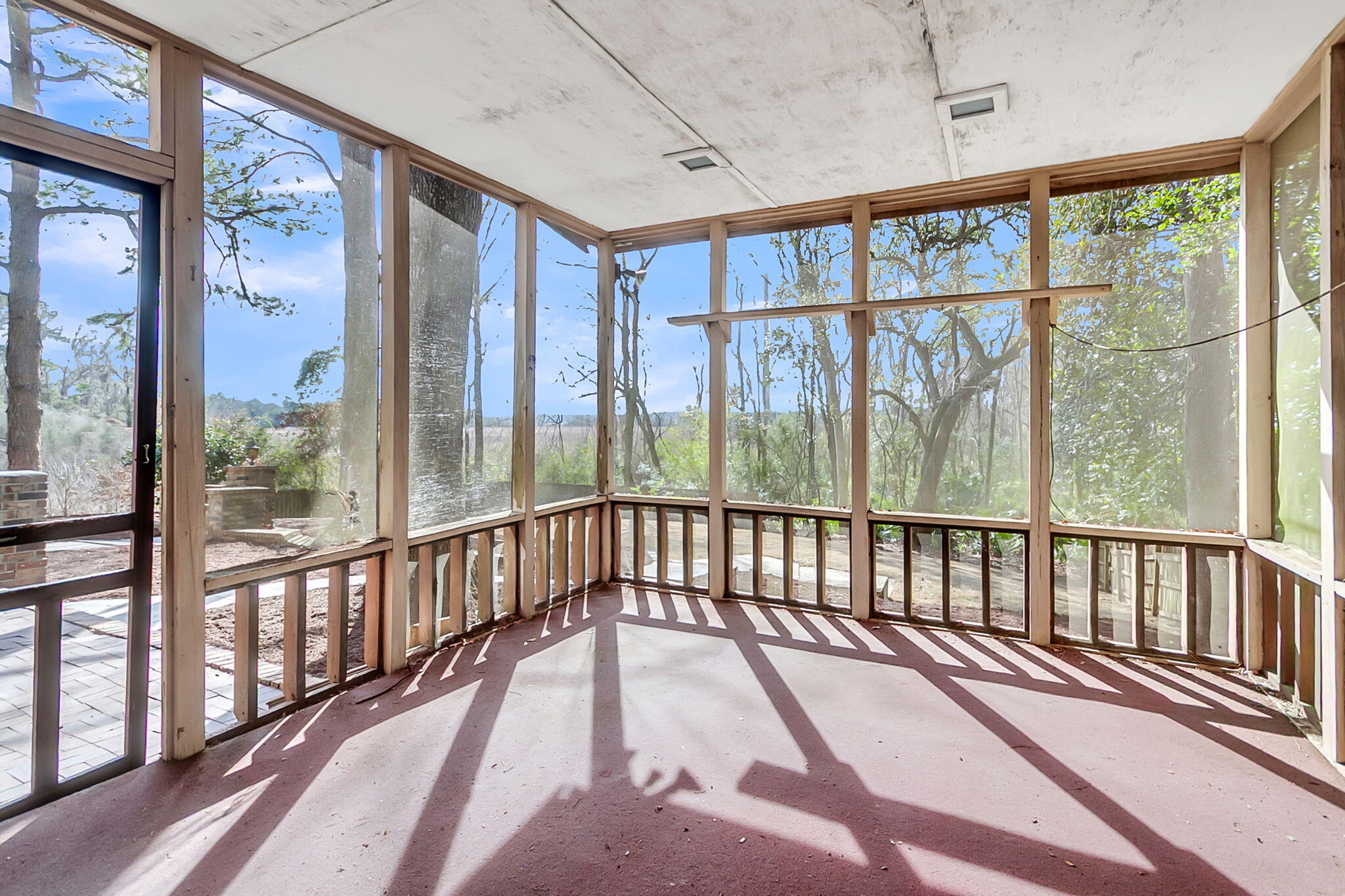 700 Fairington Drive