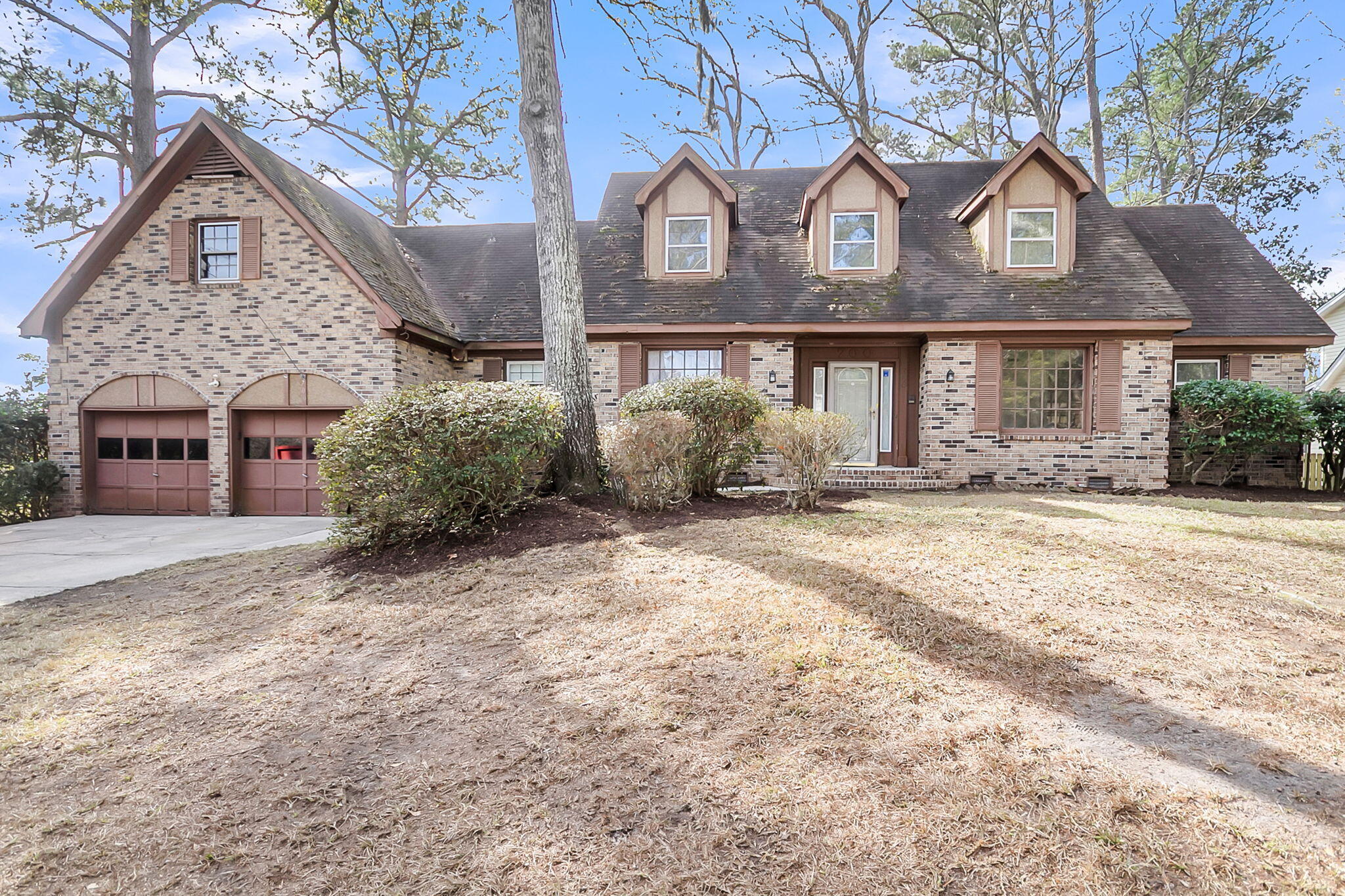 700 Fairington Drive