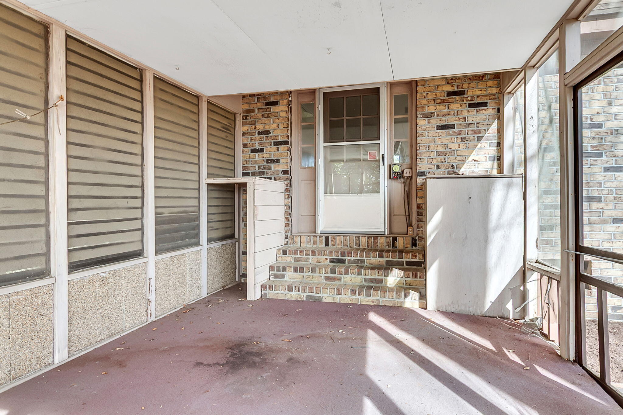 700 Fairington Drive