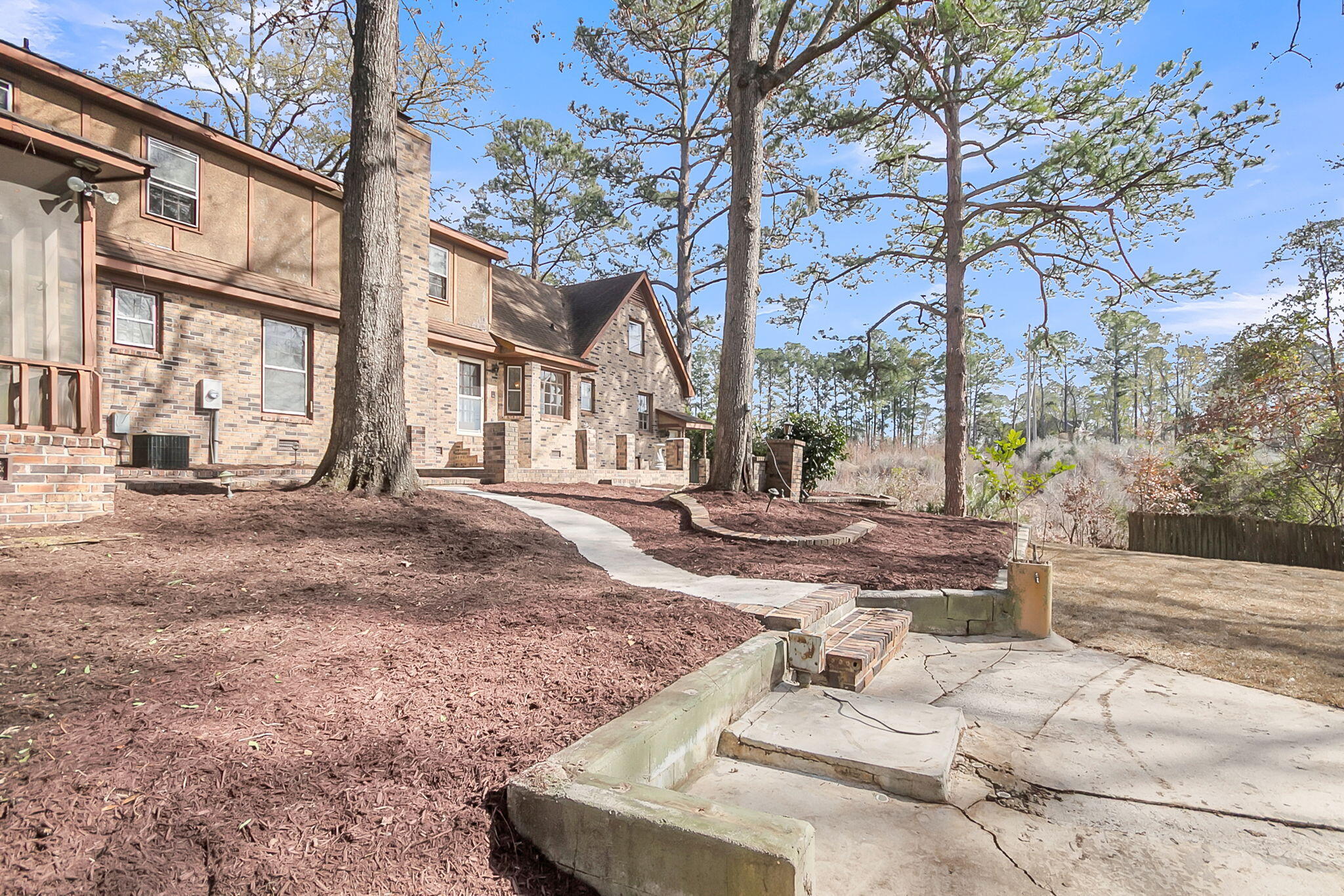 700 Fairington Drive