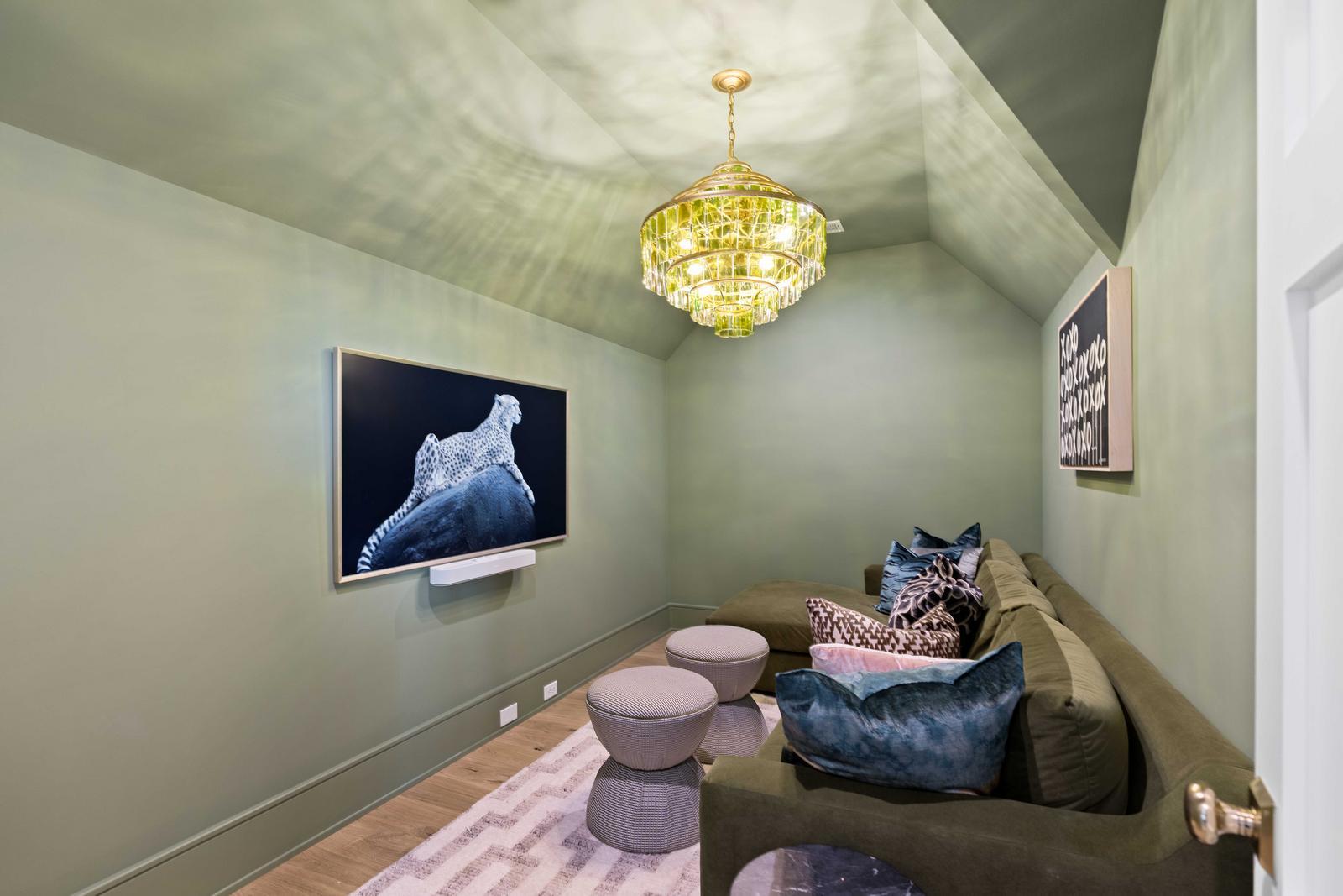 492 Creek Landing Street