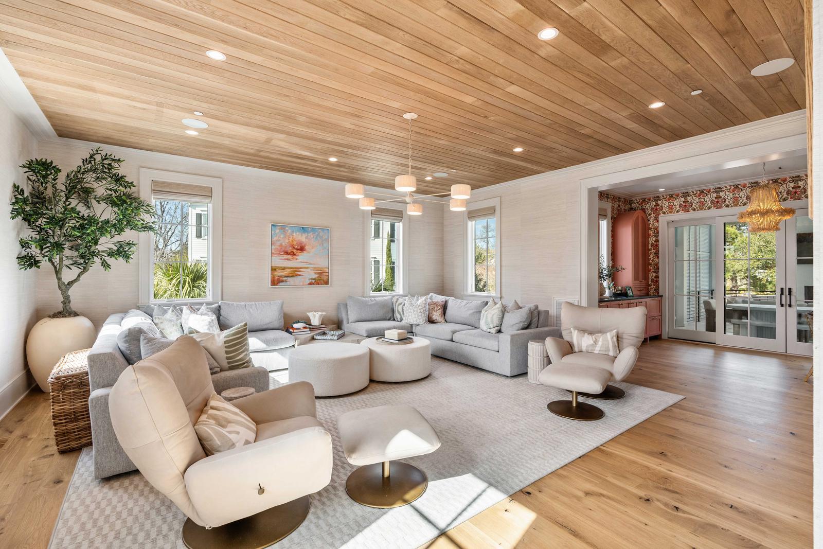 492 Creek Landing Street