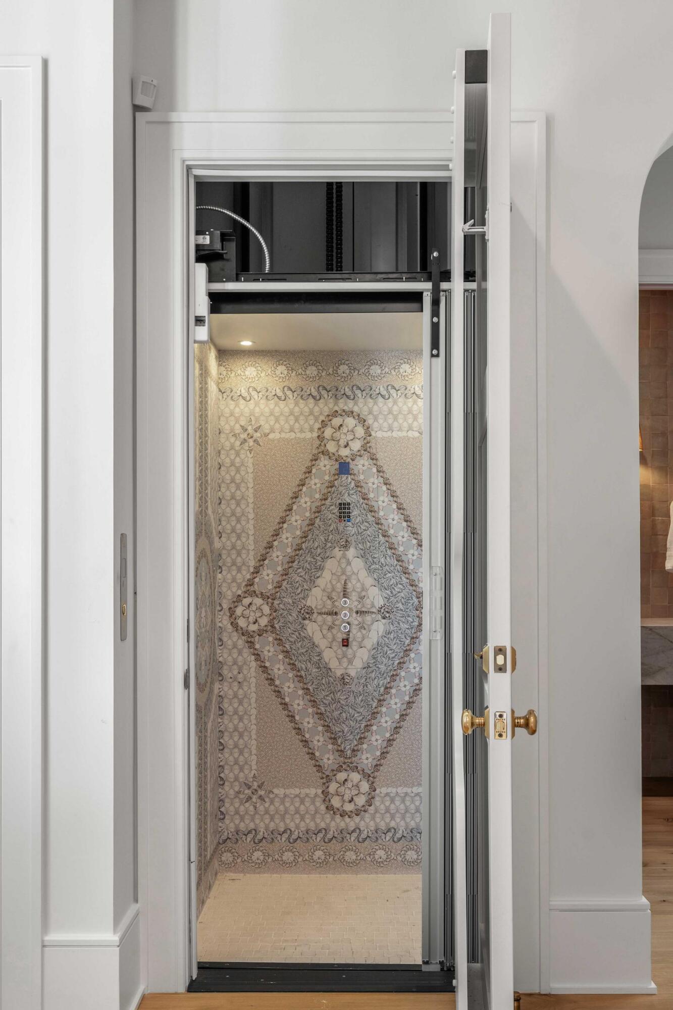 492 Creek Landing Street