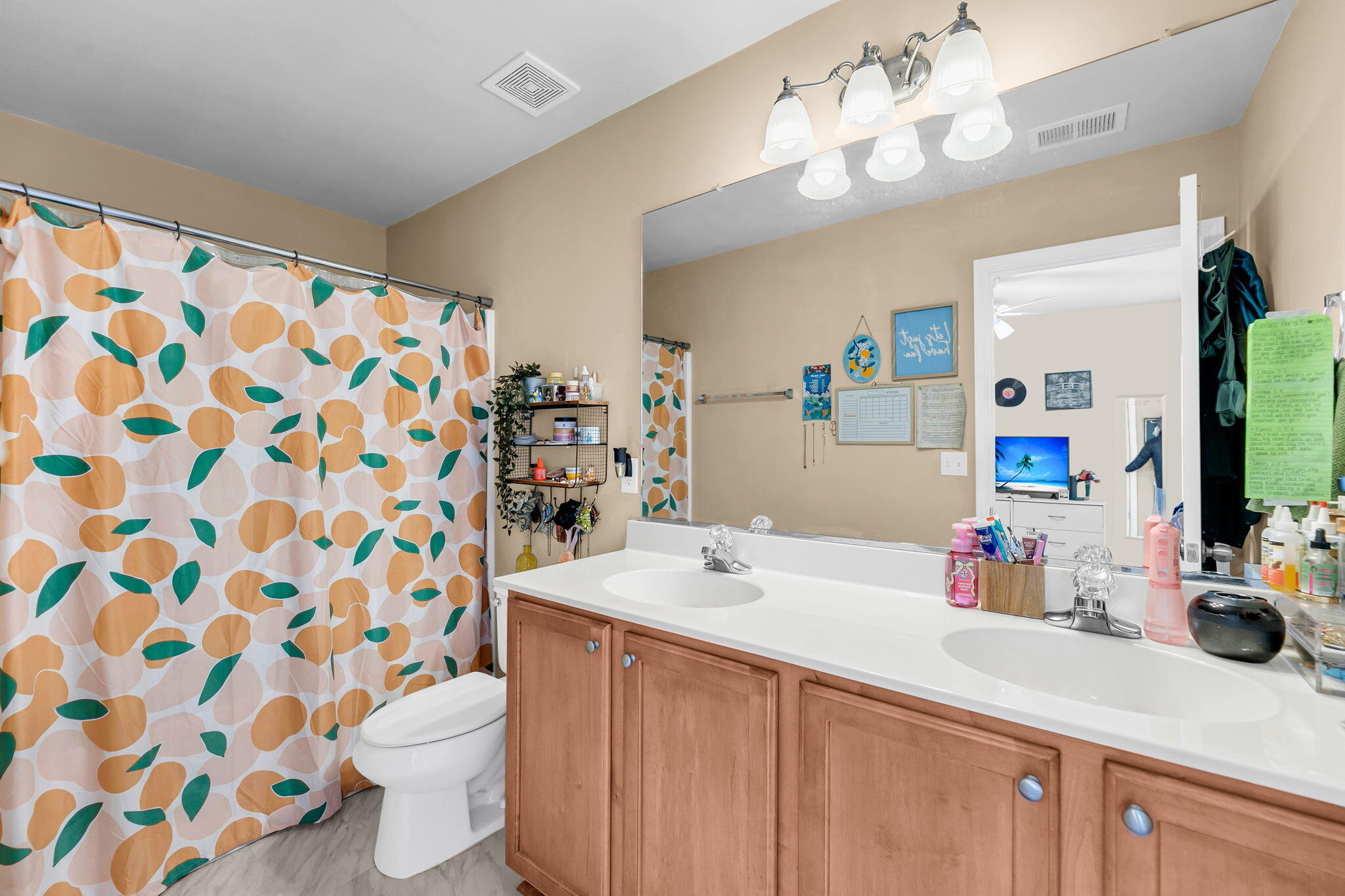 704 Hemingway Circle