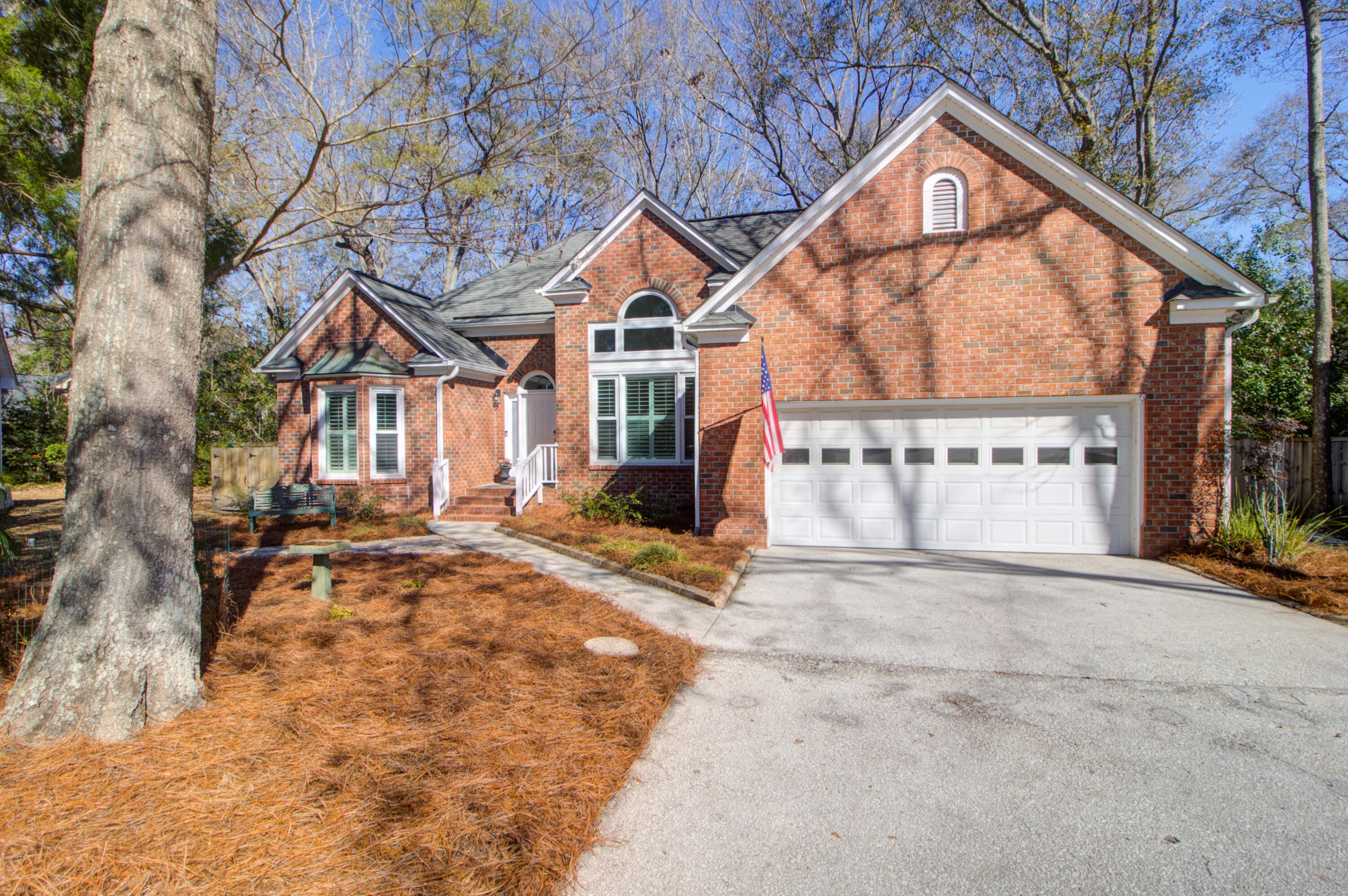 2044 Hallahan Court