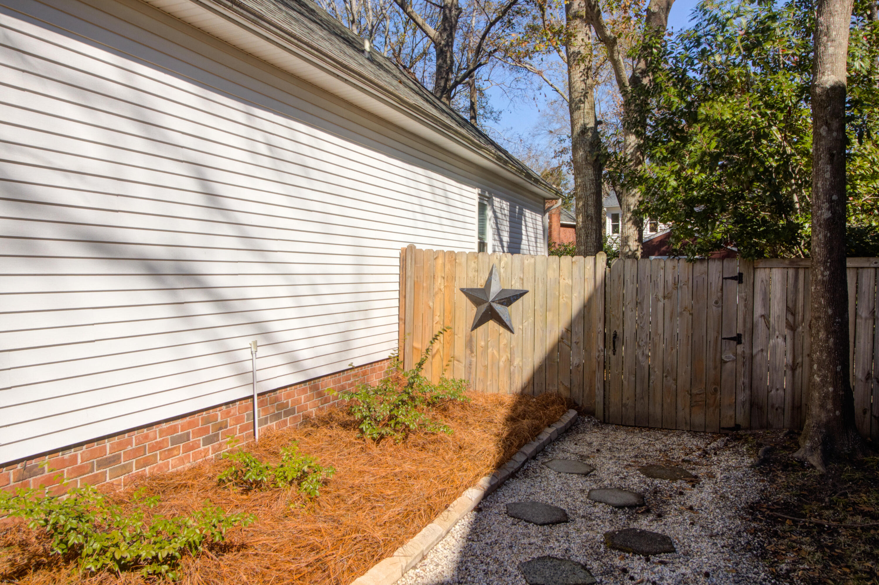 2044 Hallahan Court