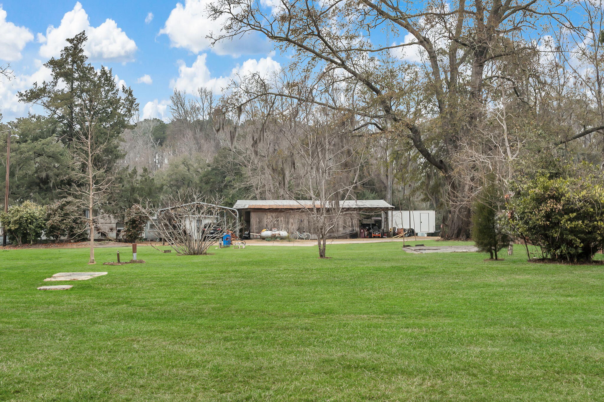 7133 Hendersonville Highway