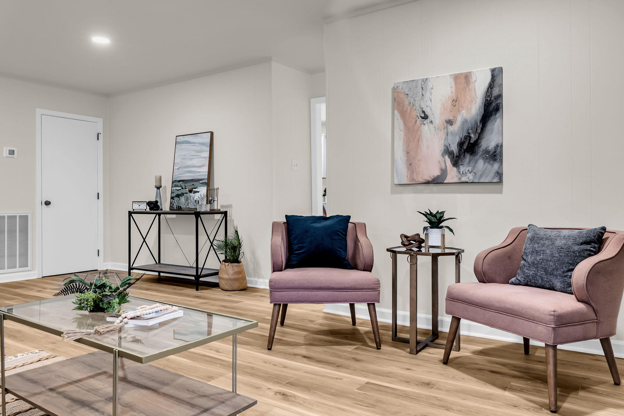 7133 Hendersonville Highway