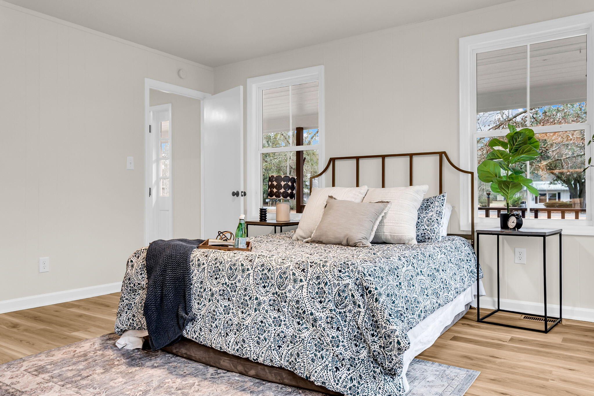 7133 Hendersonville Highway