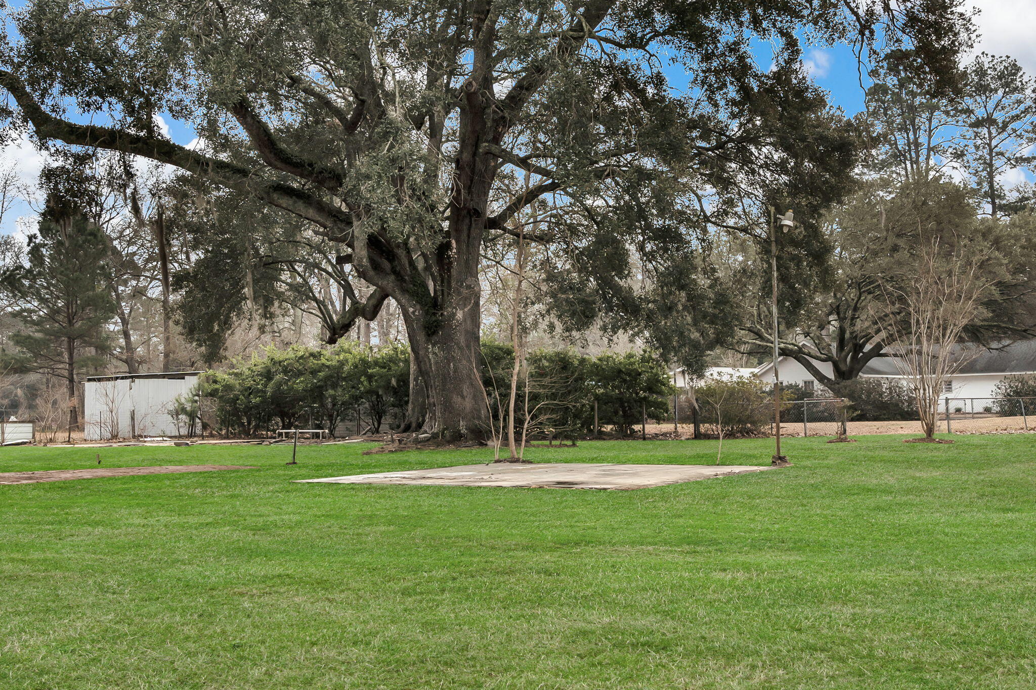 7133 Hendersonville Highway