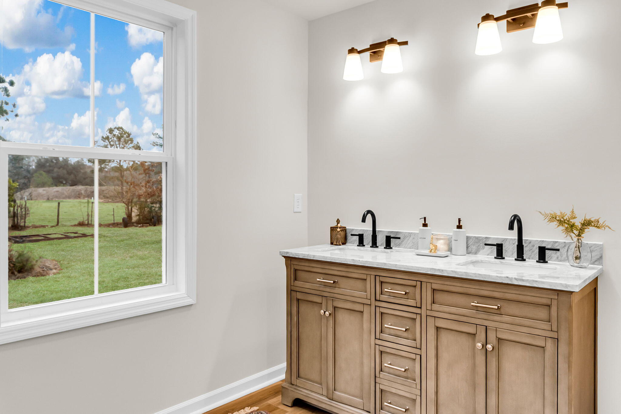 7133 Hendersonville Highway