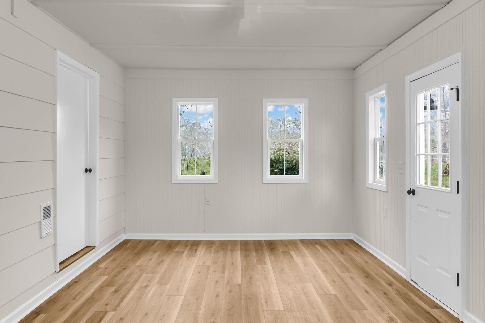 7133 Hendersonville Highway