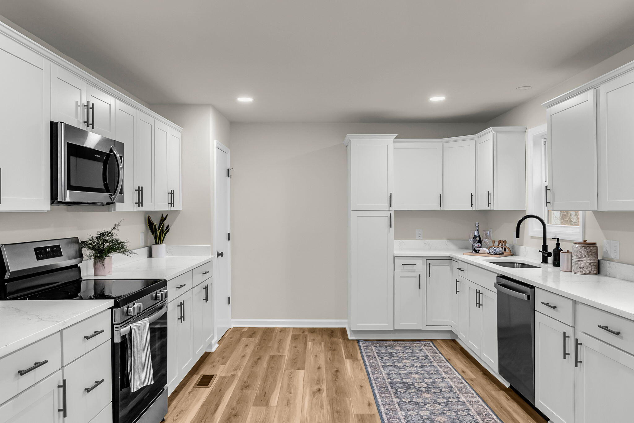 7133 Hendersonville Highway