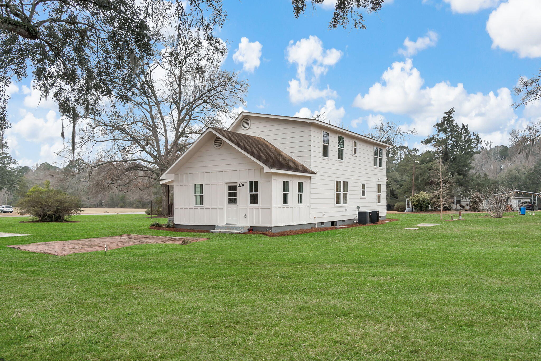 7133 Hendersonville Highway