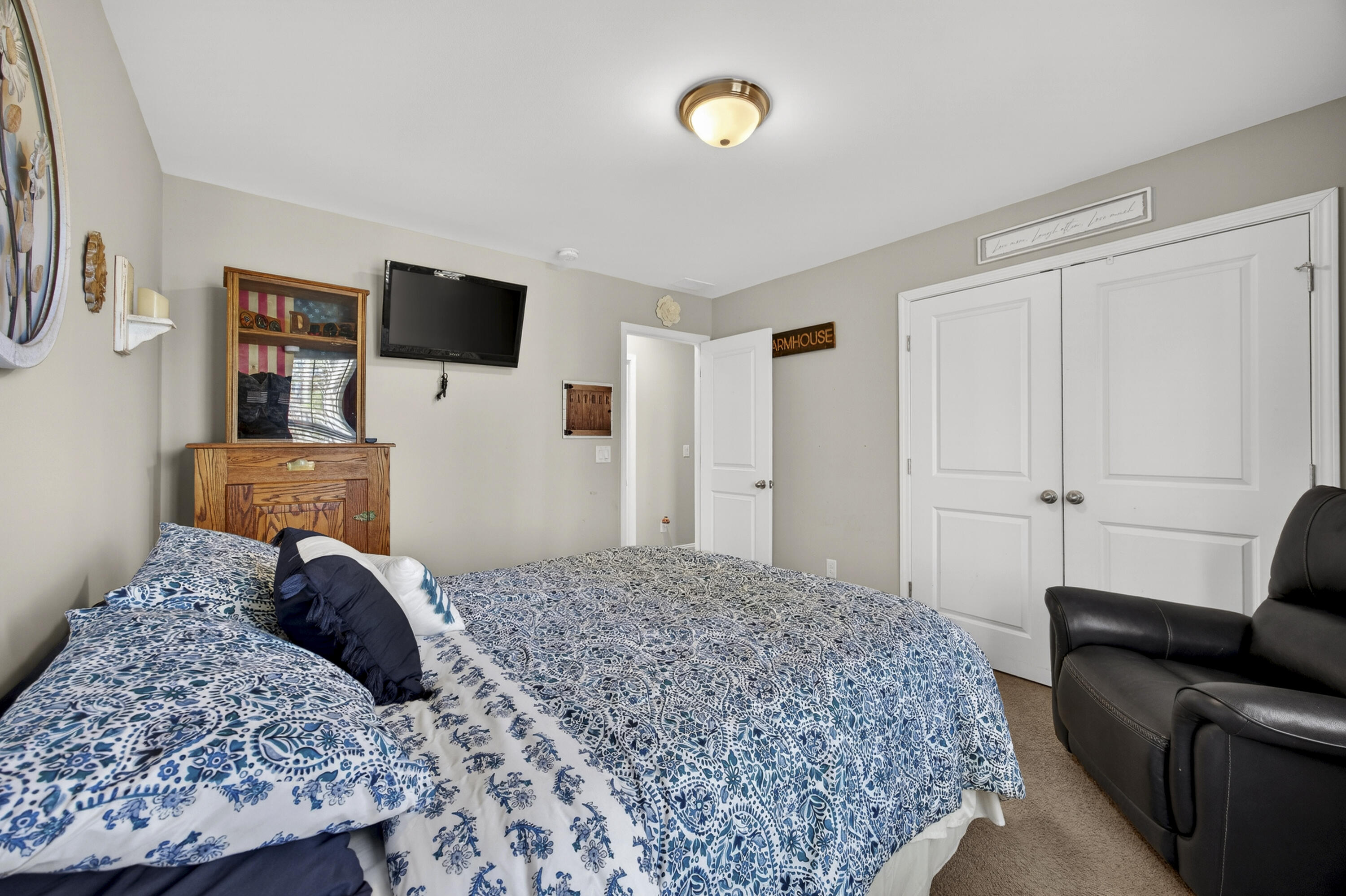 689 W Butternut Road