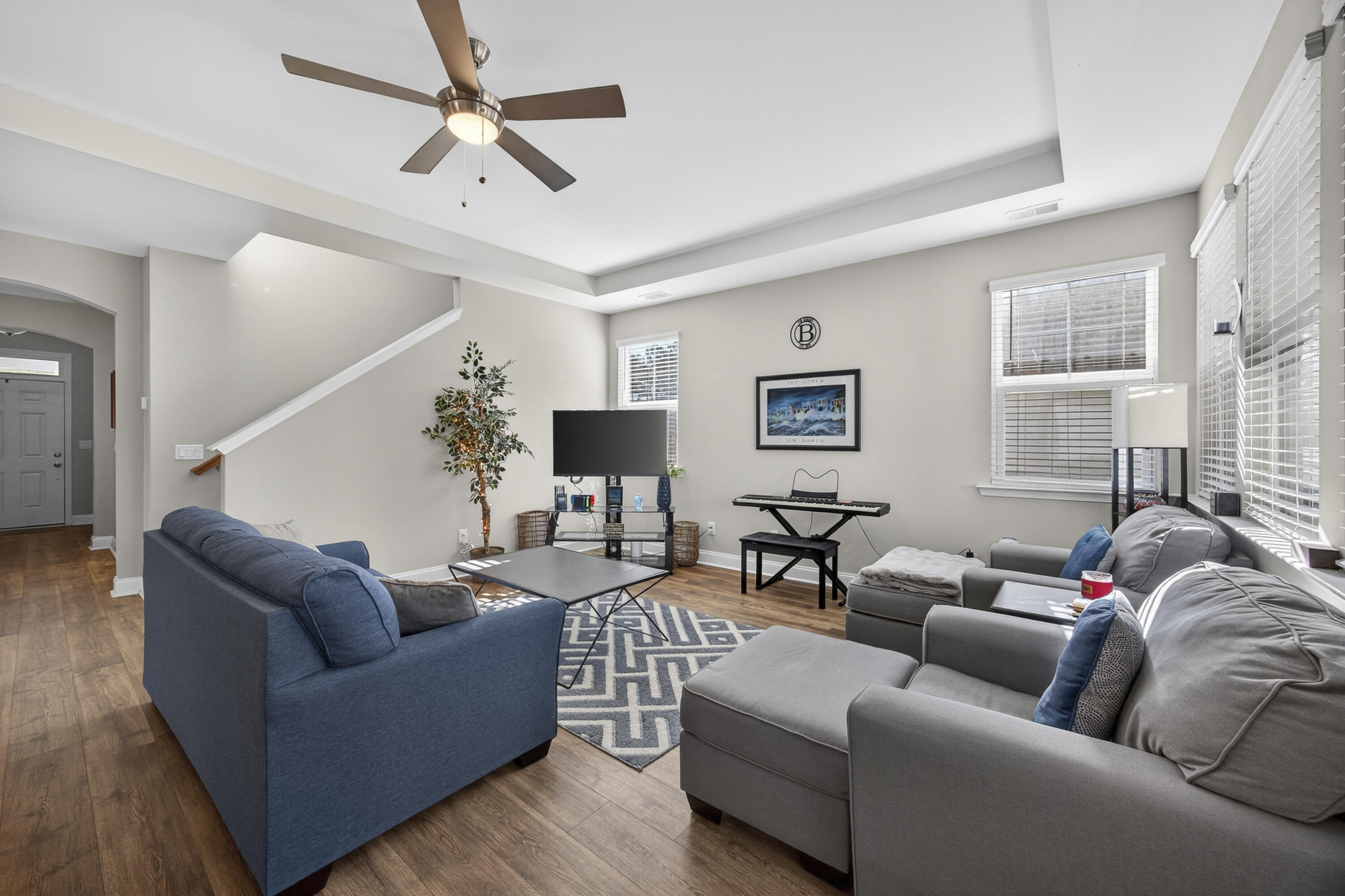 689 W Butternut Road