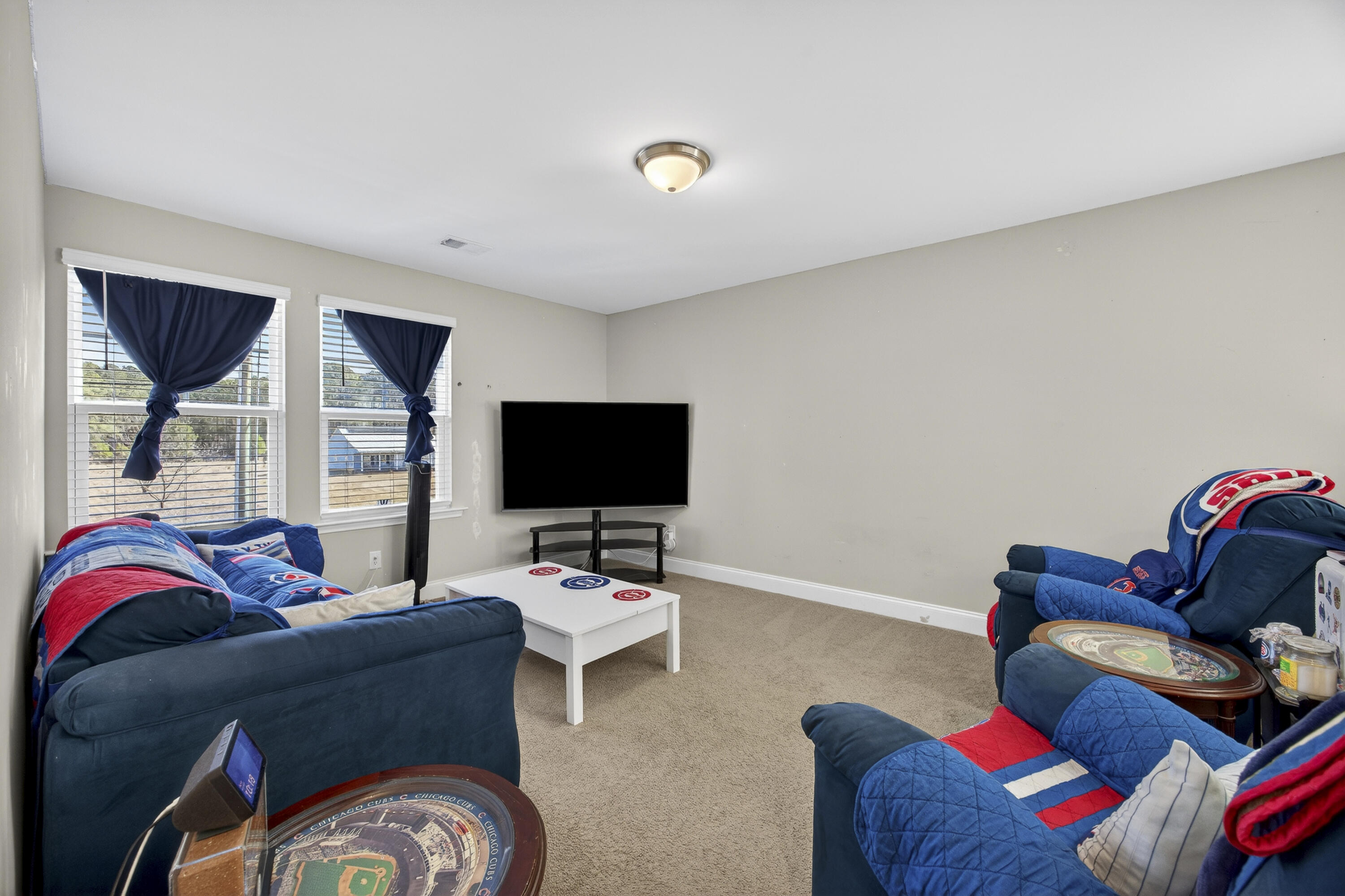 689 W Butternut Road