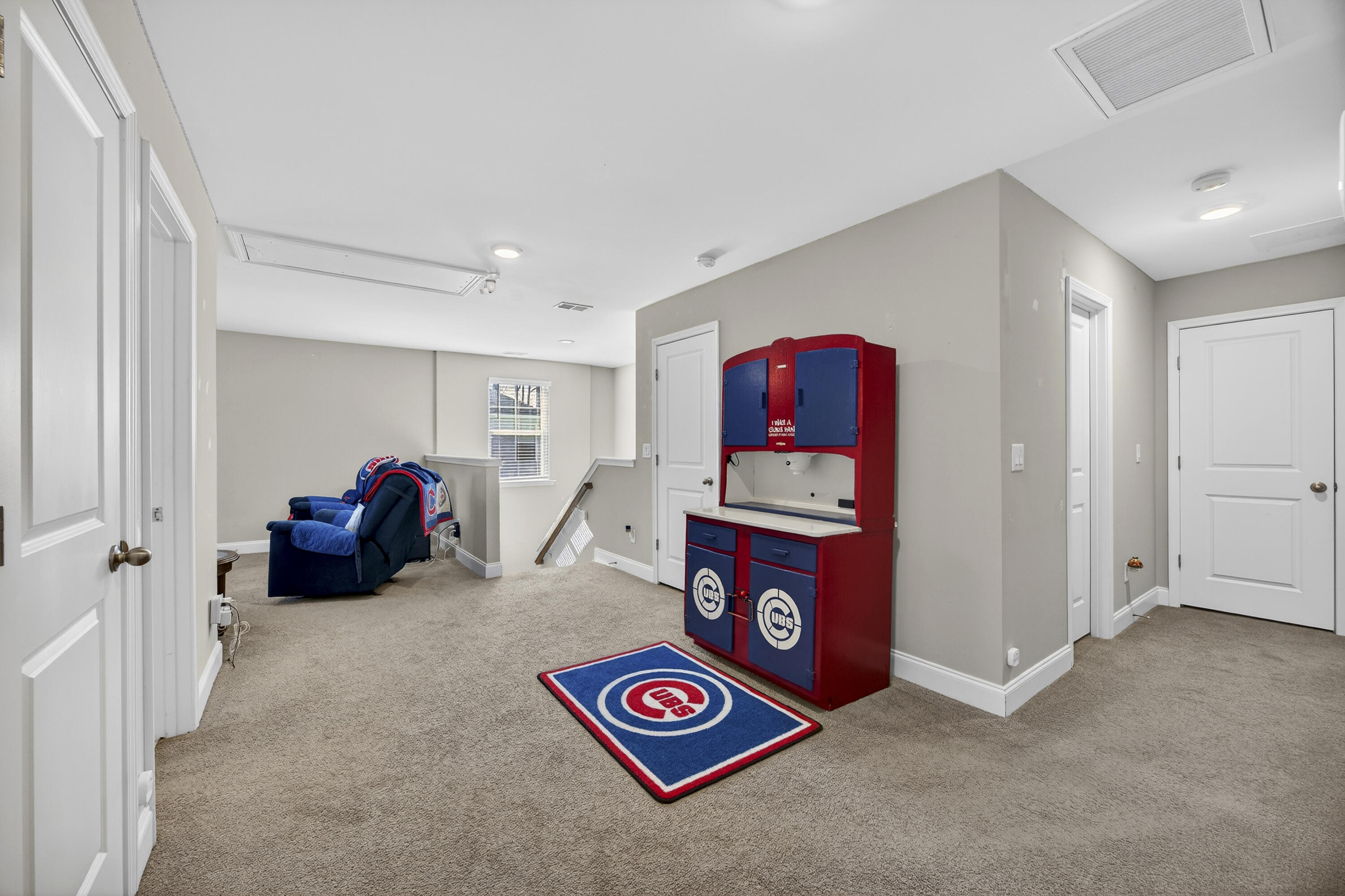 689 W Butternut Road