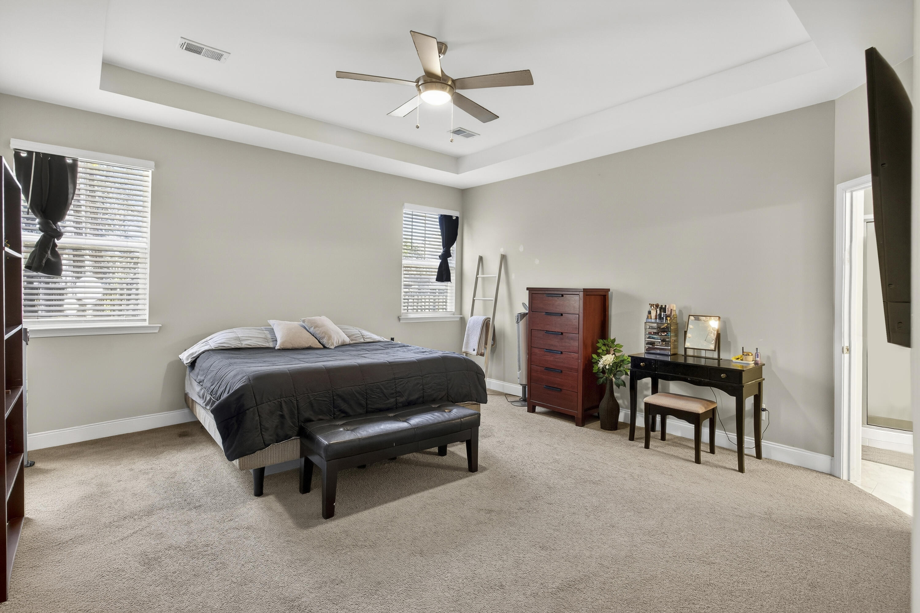 689 W Butternut Road