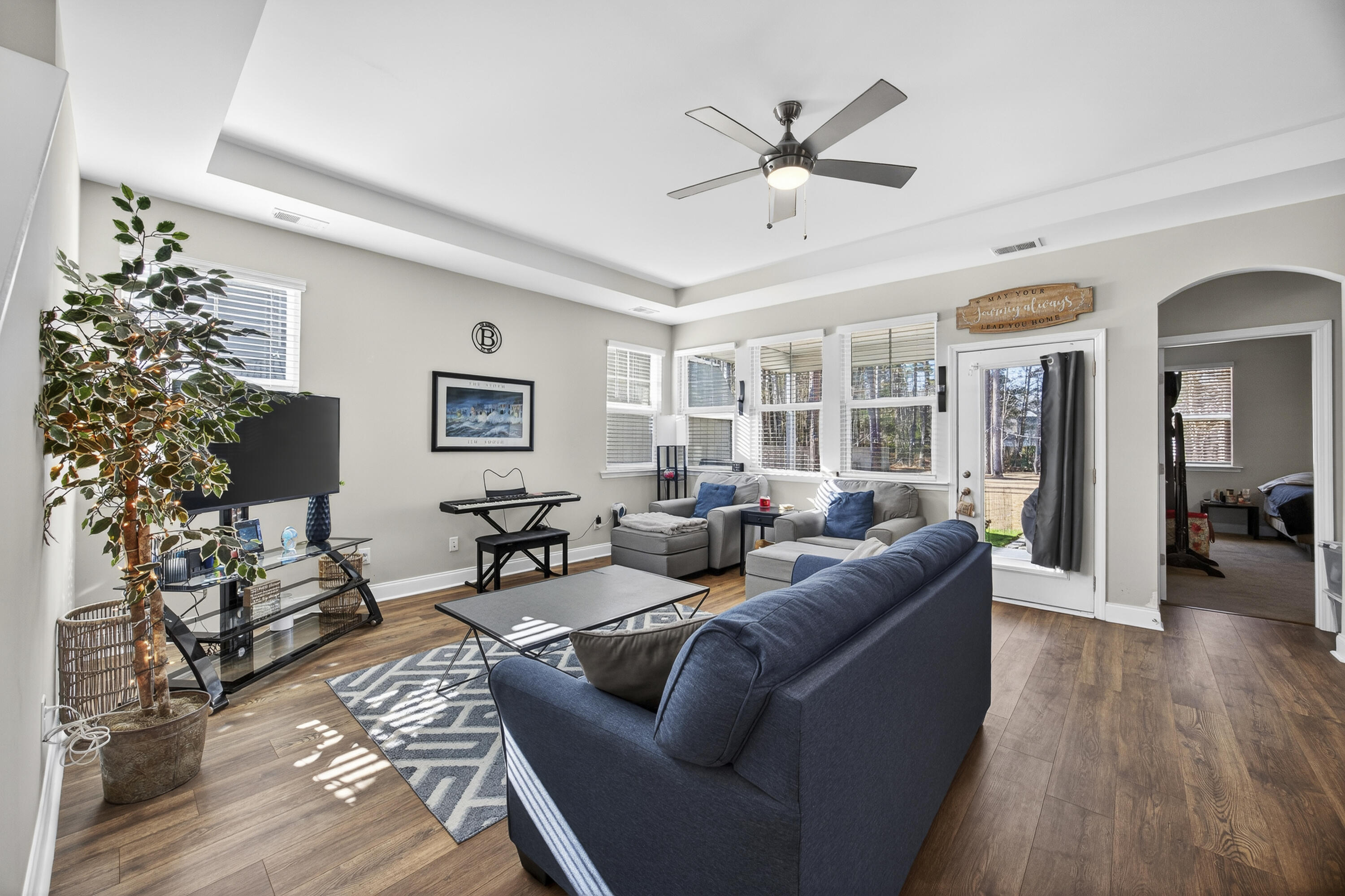 689 W Butternut Road