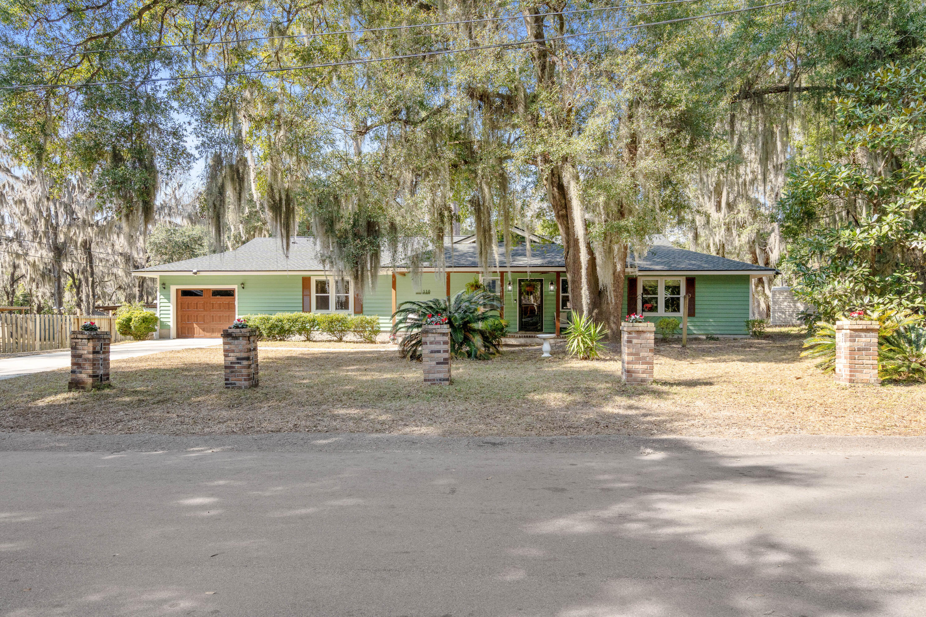 1110 Hookstra Lane