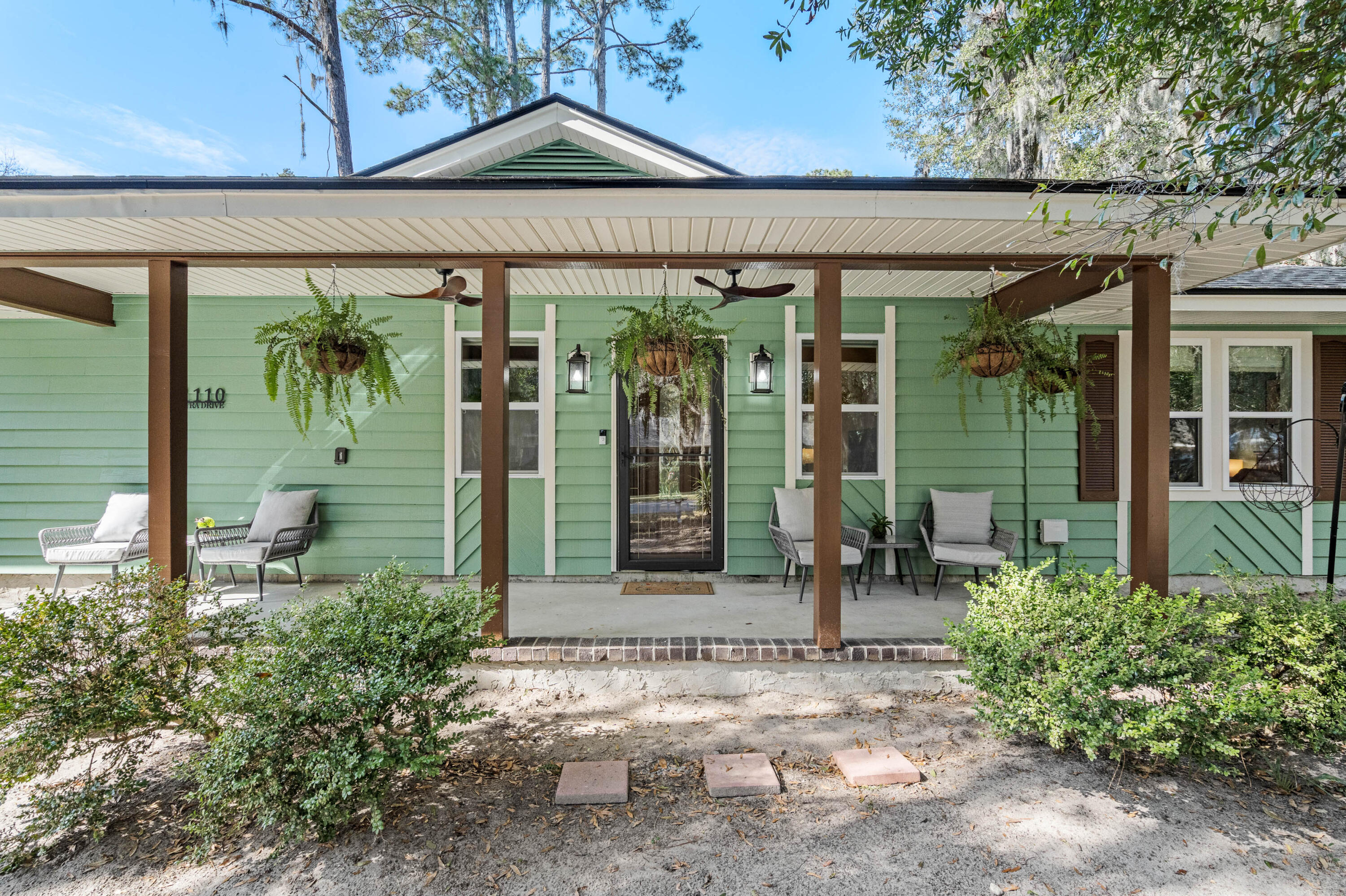 1110 Hookstra Lane
