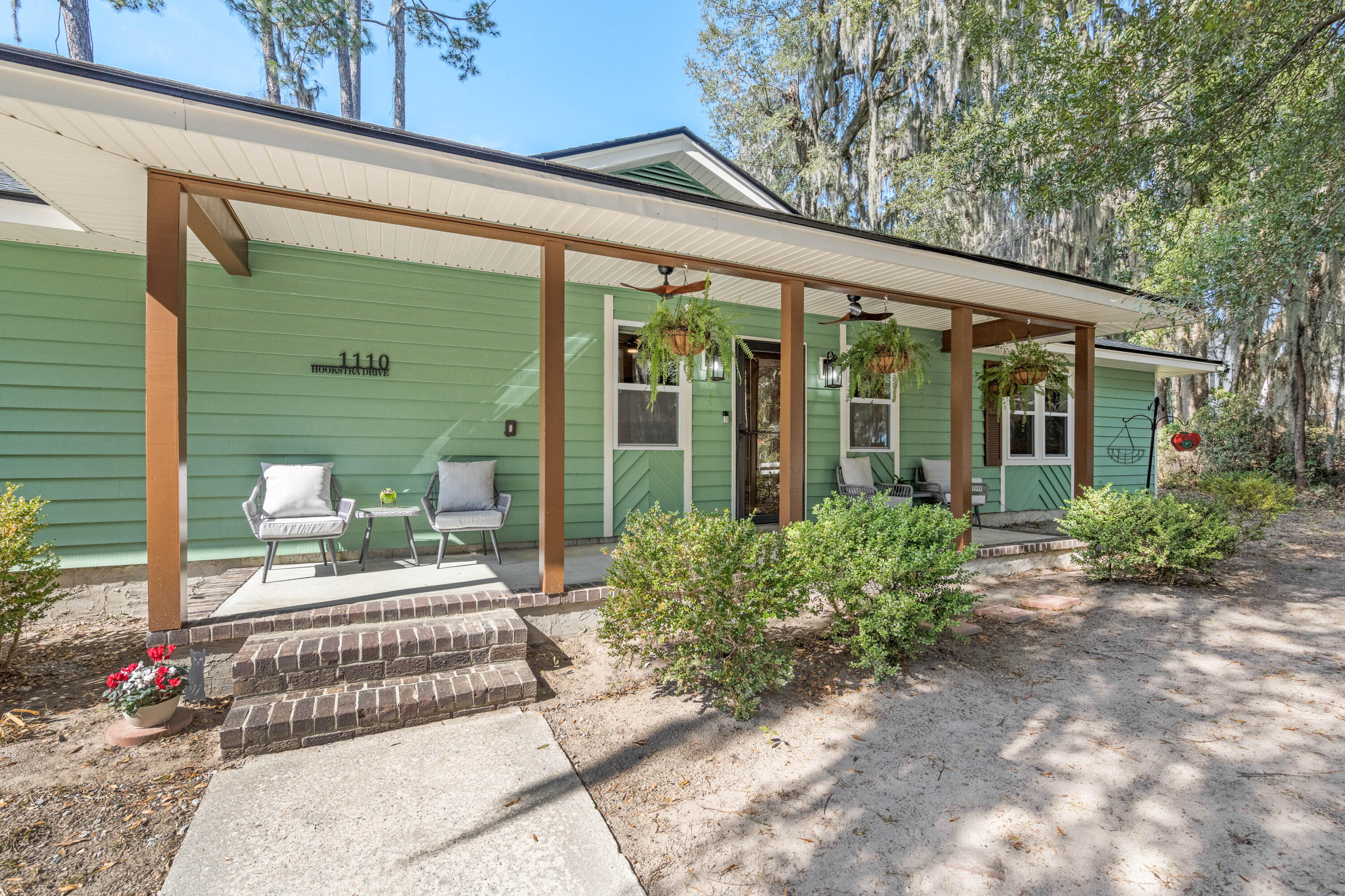 1110 Hookstra Lane