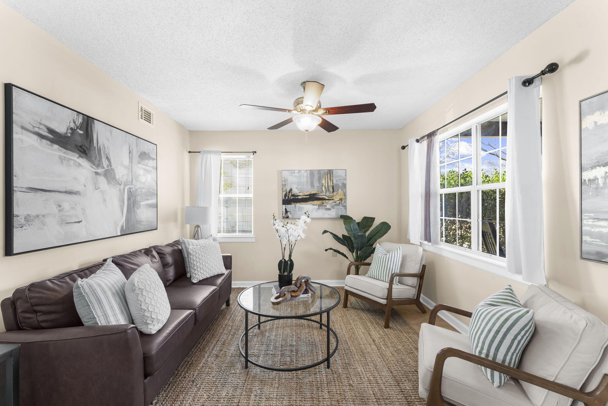 38 Woodleaf Court