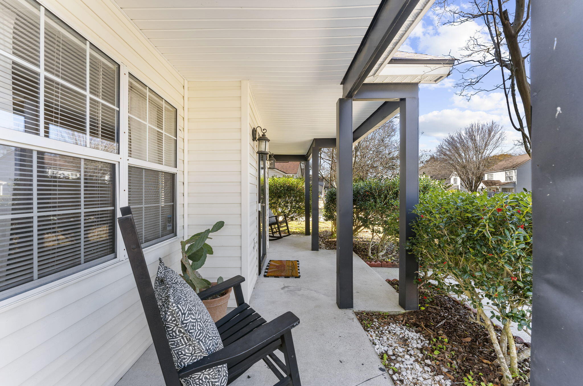 38 Woodleaf Court