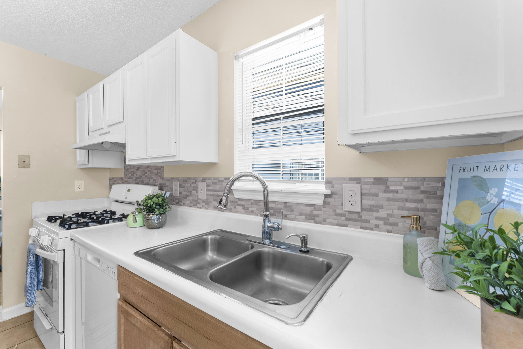 38 Woodleaf Court