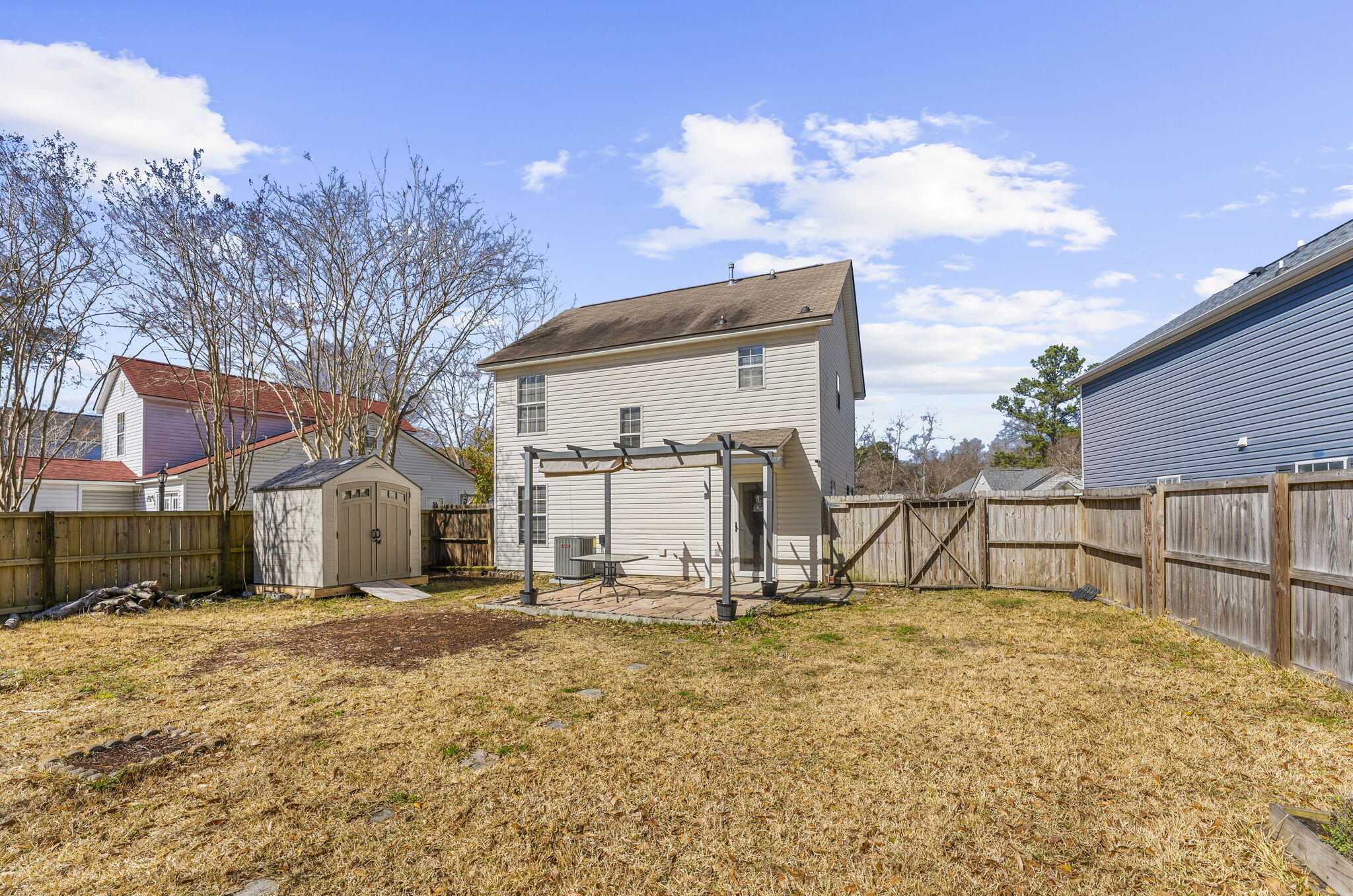 38 Woodleaf Court