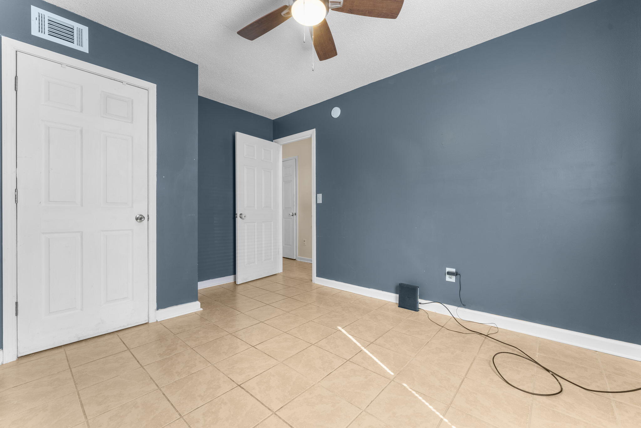 38 Woodleaf Court