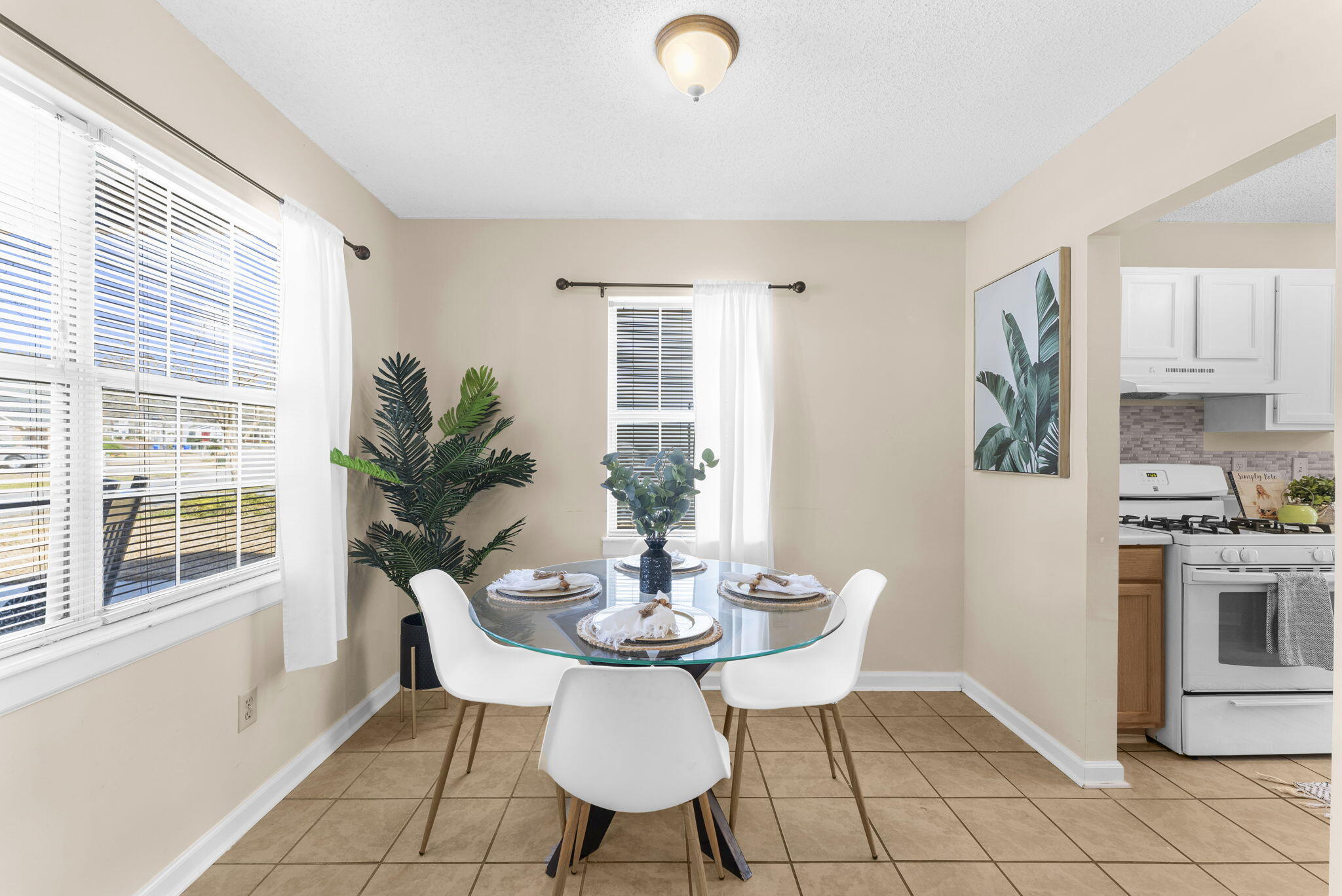 38 Woodleaf Court