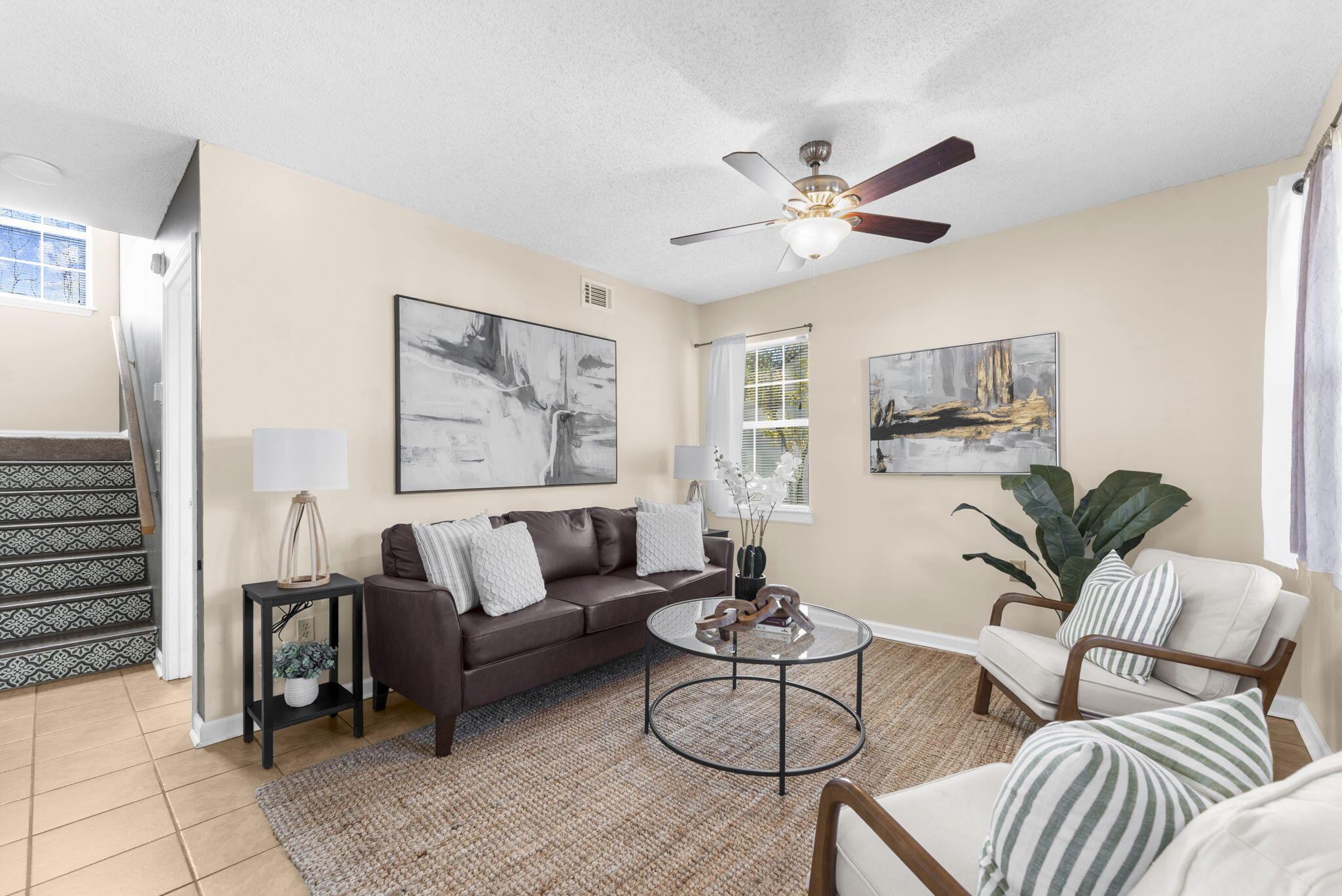 38 Woodleaf Court