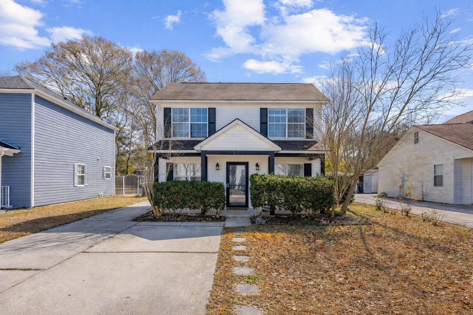 38 Woodleaf Court