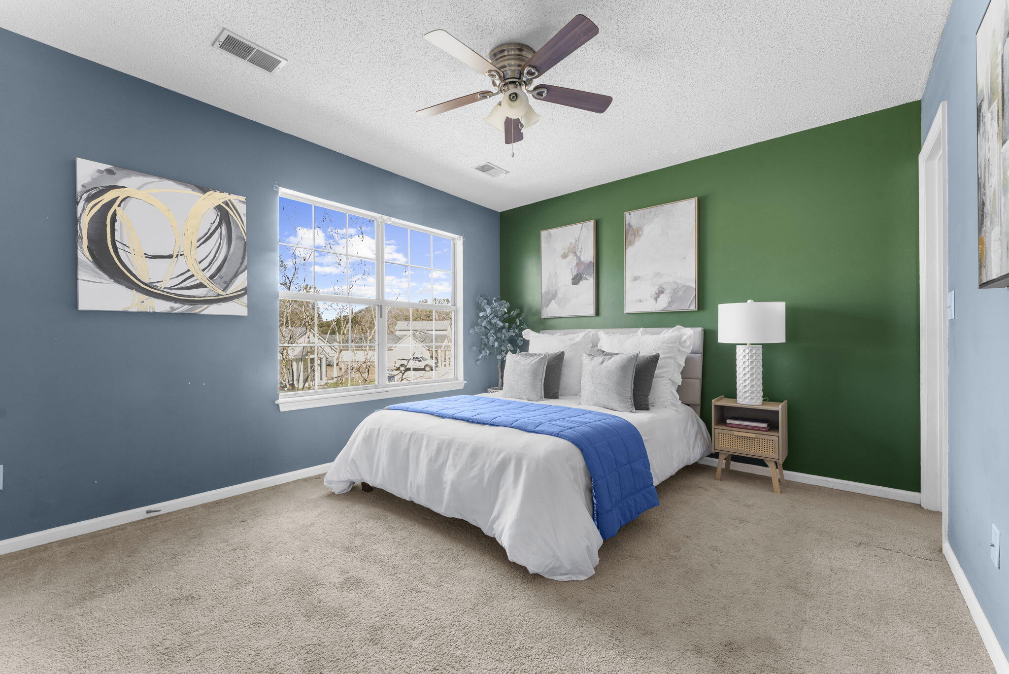 38 Woodleaf Court