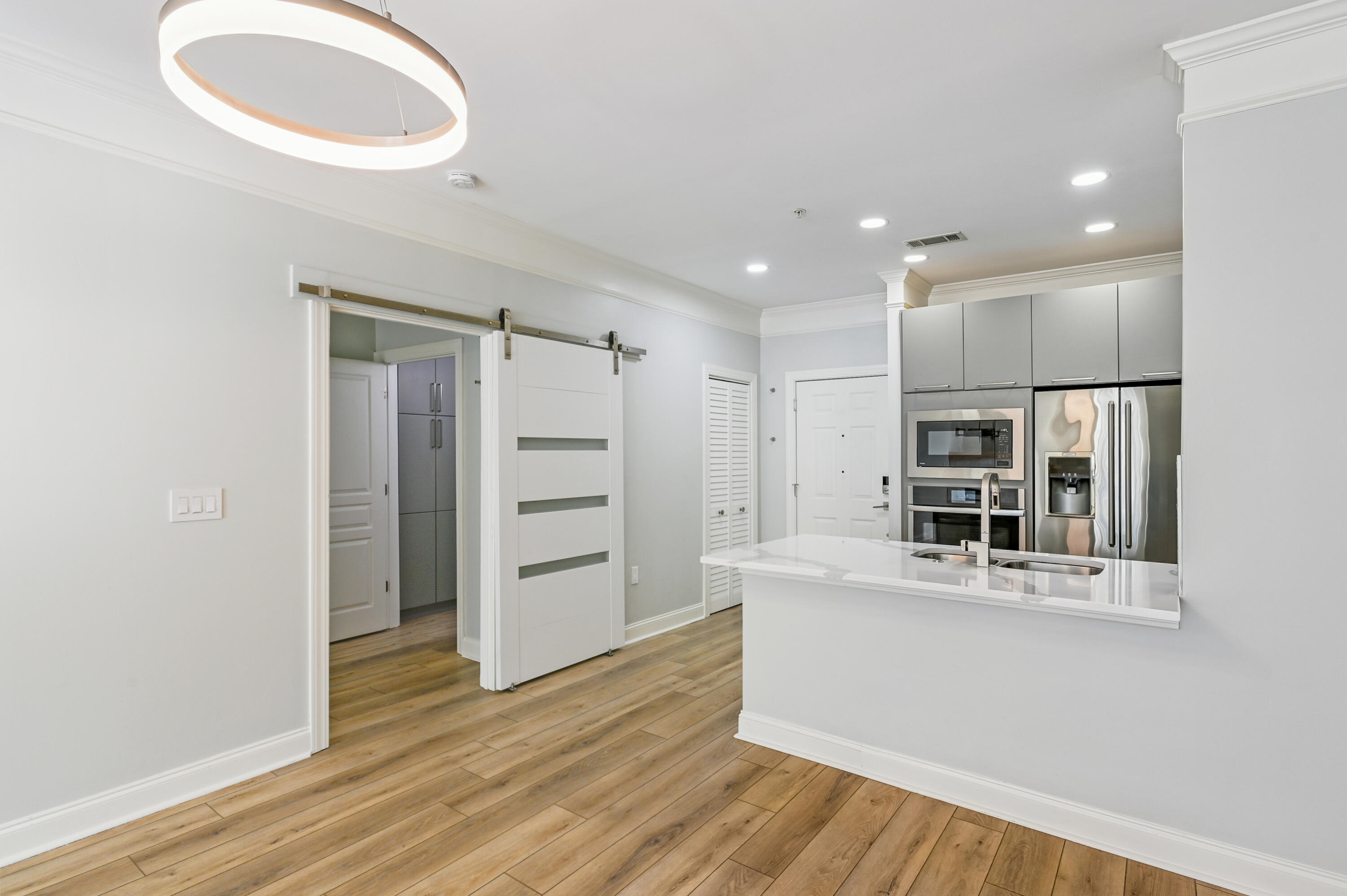 1025 Riverland Woods Place # 305