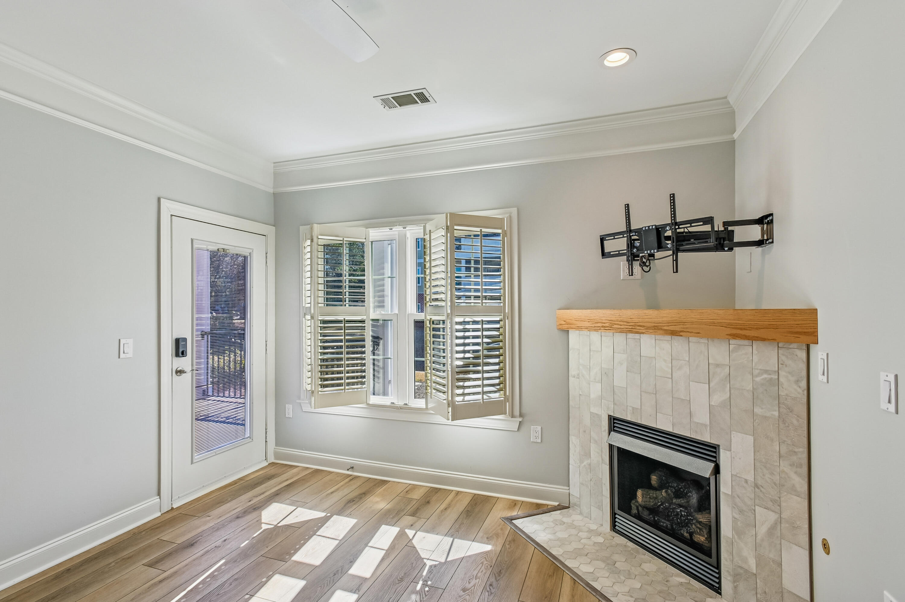 1025 Riverland Woods Place # 305